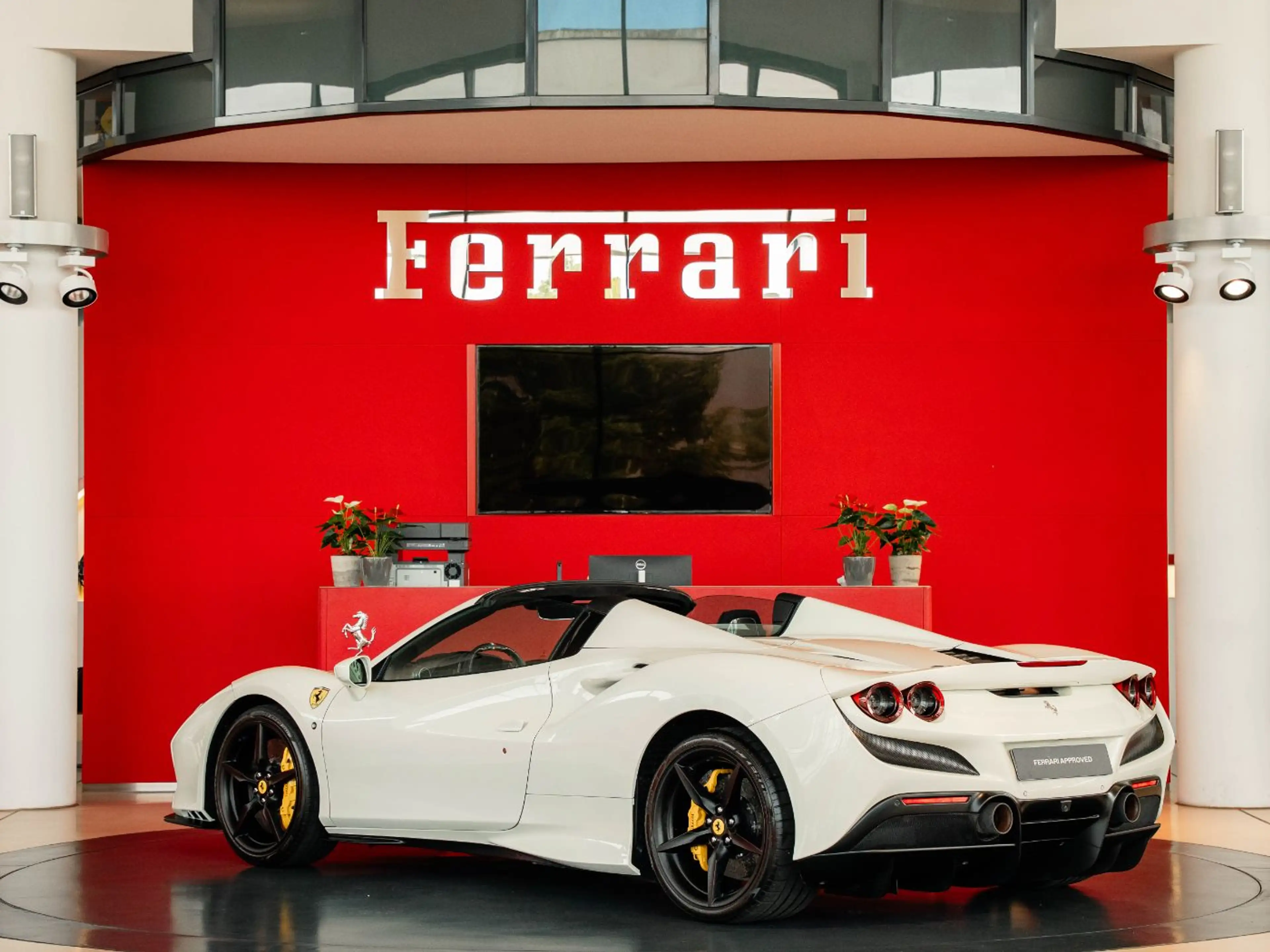 Ferrari F8 Spider Lift*JBL*Tricolore*Racing-Seats — photo 5