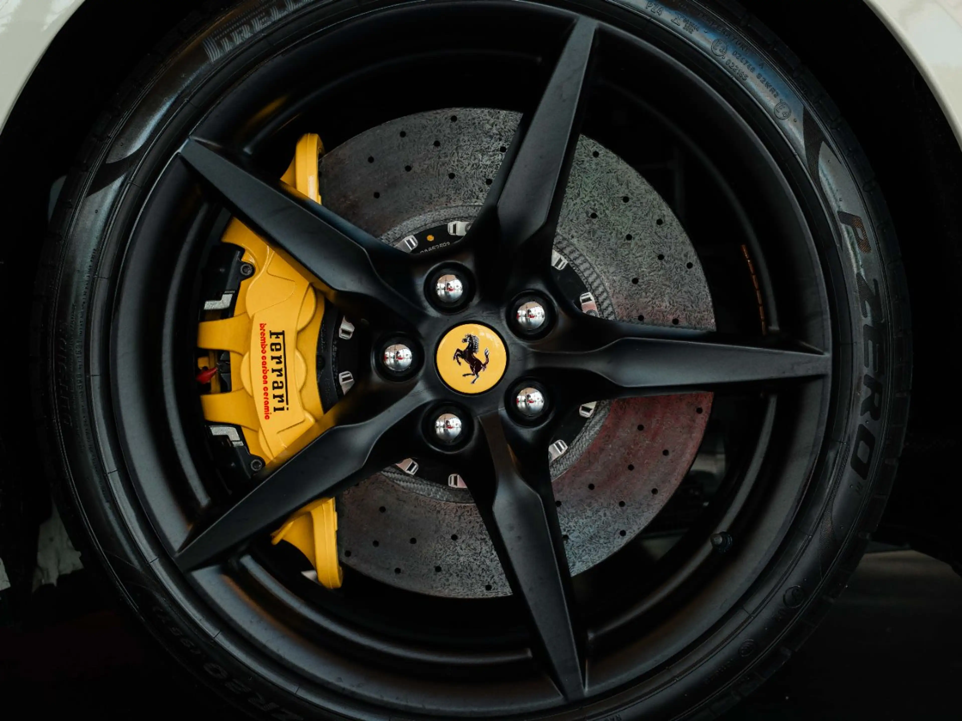 Ferrari F8 Spider Lift*JBL*Tricolore*Racing-Seats — photo 11