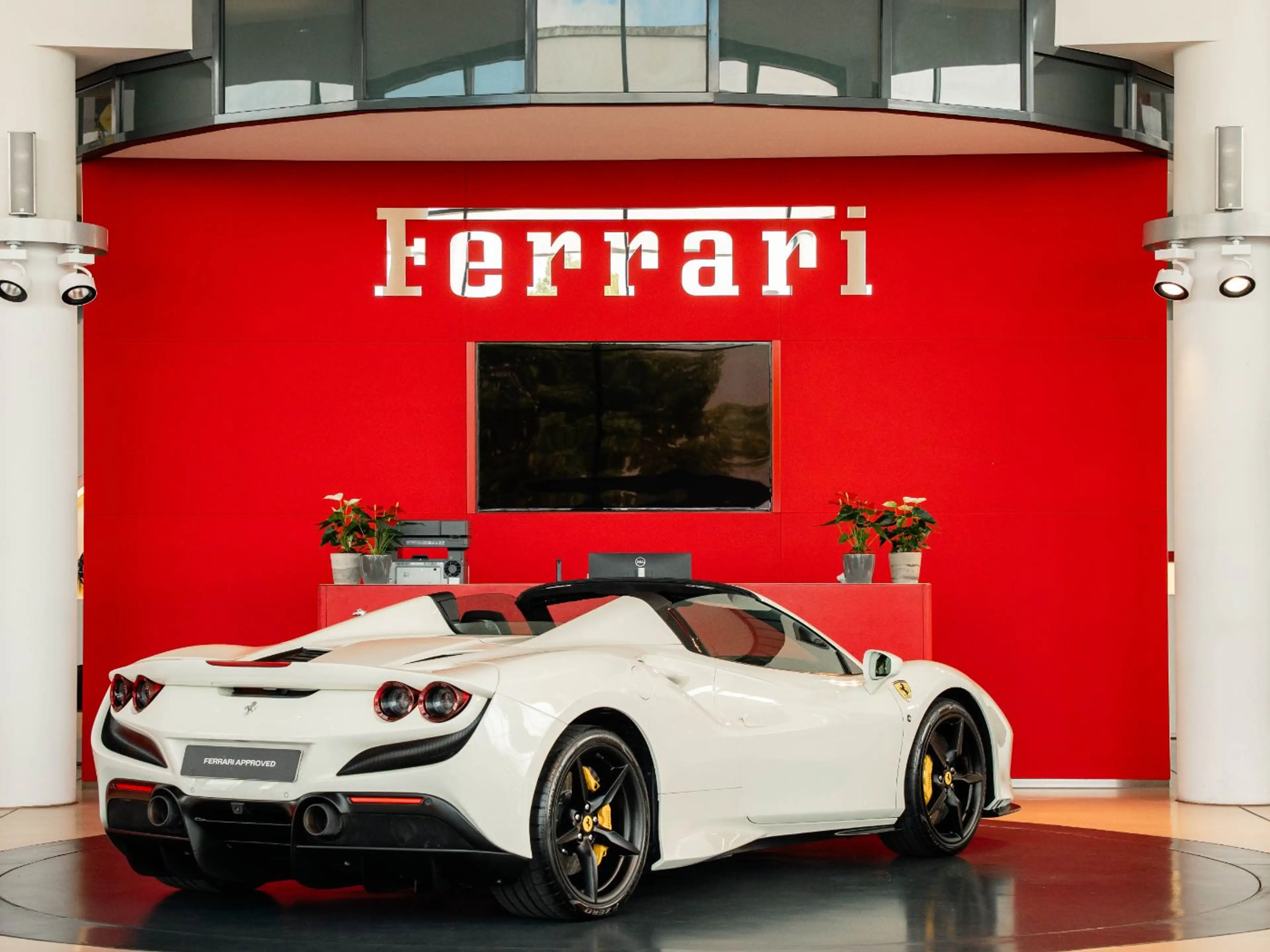 Ferrari F8 Spider Lift*JBL*Tricolore*Racing-Seats — photo 7