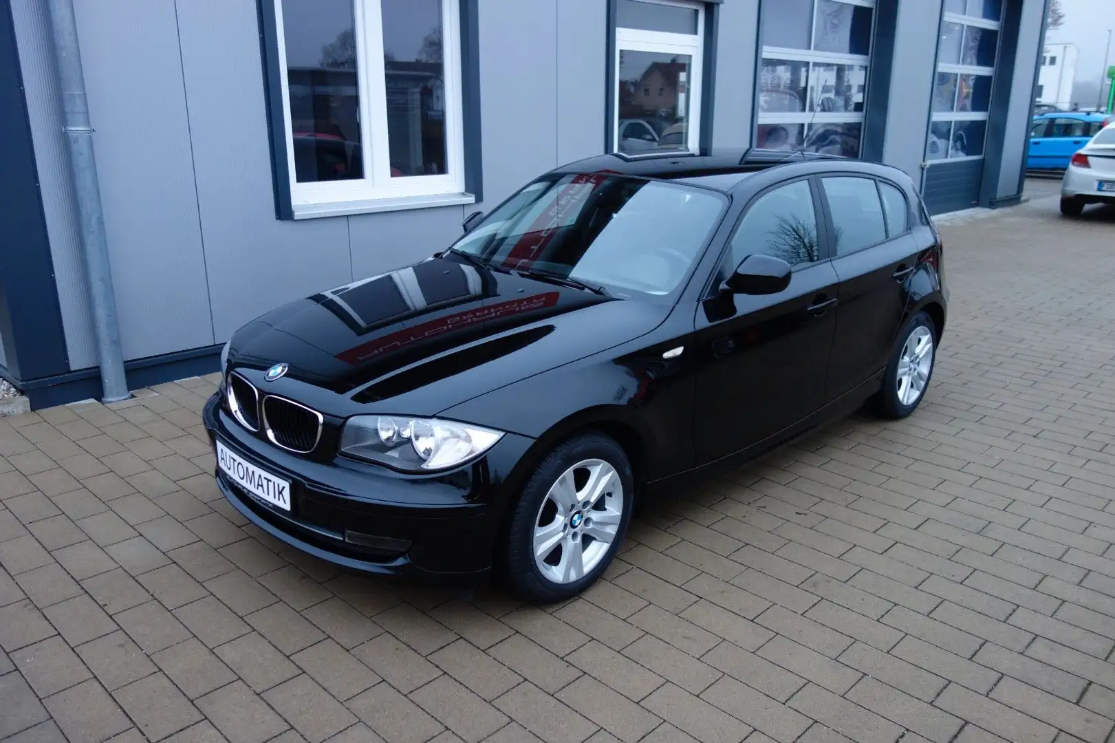 BMW 116 i  2,0 Advantage Klima/Servo/Shz/Pdc Schwarz - 1
