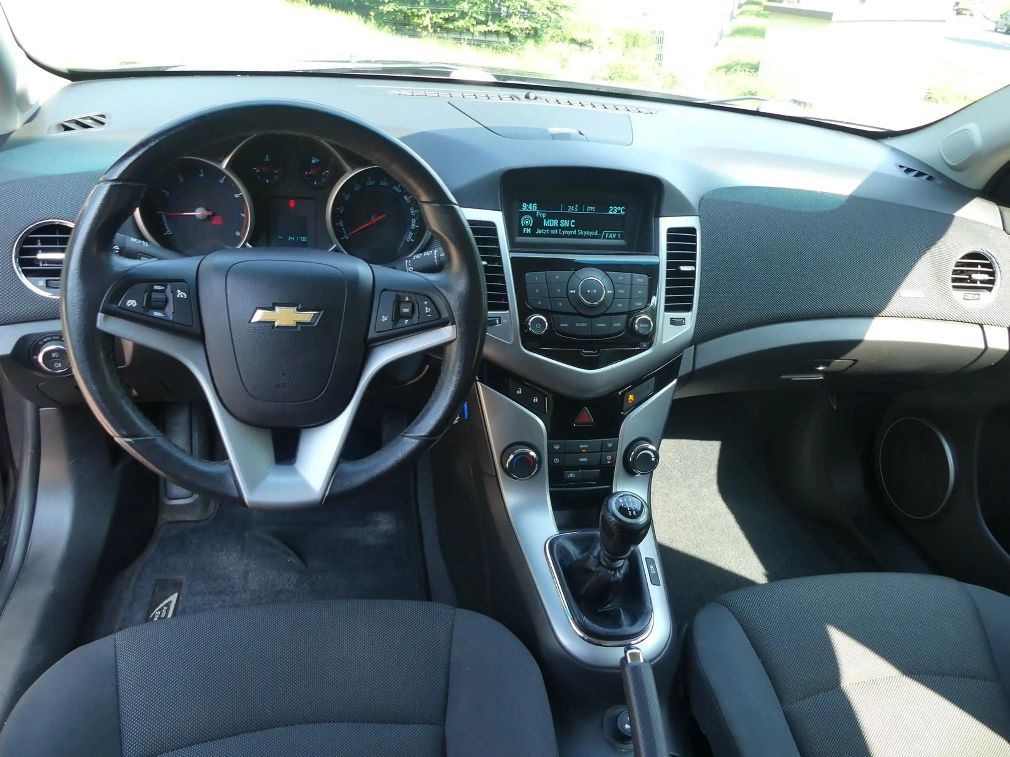 Chevrolet Cruze 1.6*LT*Klimaauto*PDC — photo 12