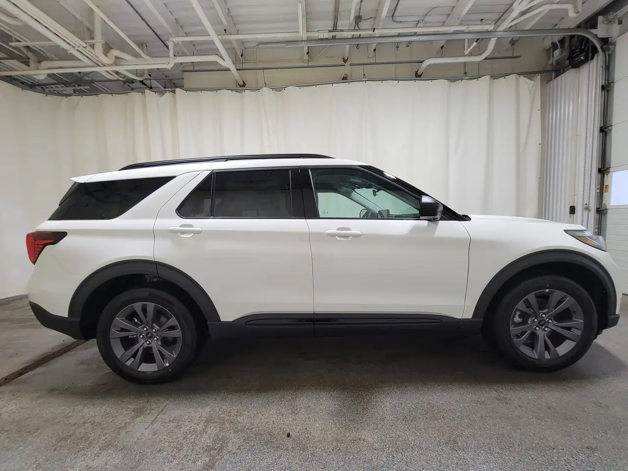 Ford Explorer снимка Ford Explorer