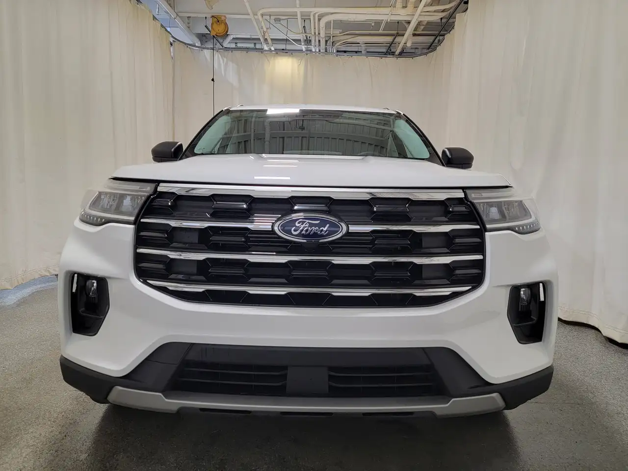 Ford Explorer снимка Ford Explorer