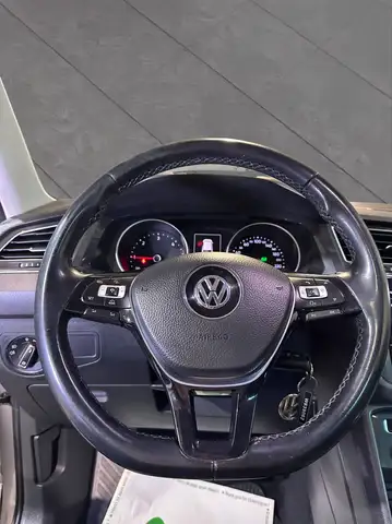 Volkswagen Tiguan view 8
