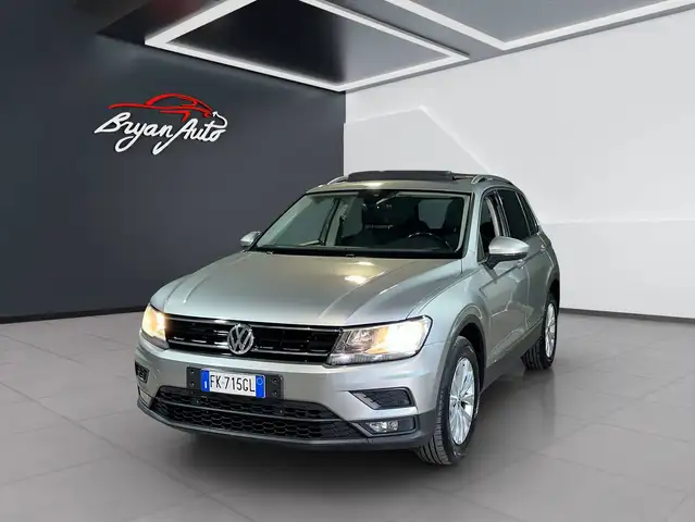 Volkswagen Tiguan view 5