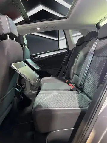 Volkswagen Tiguan view 12