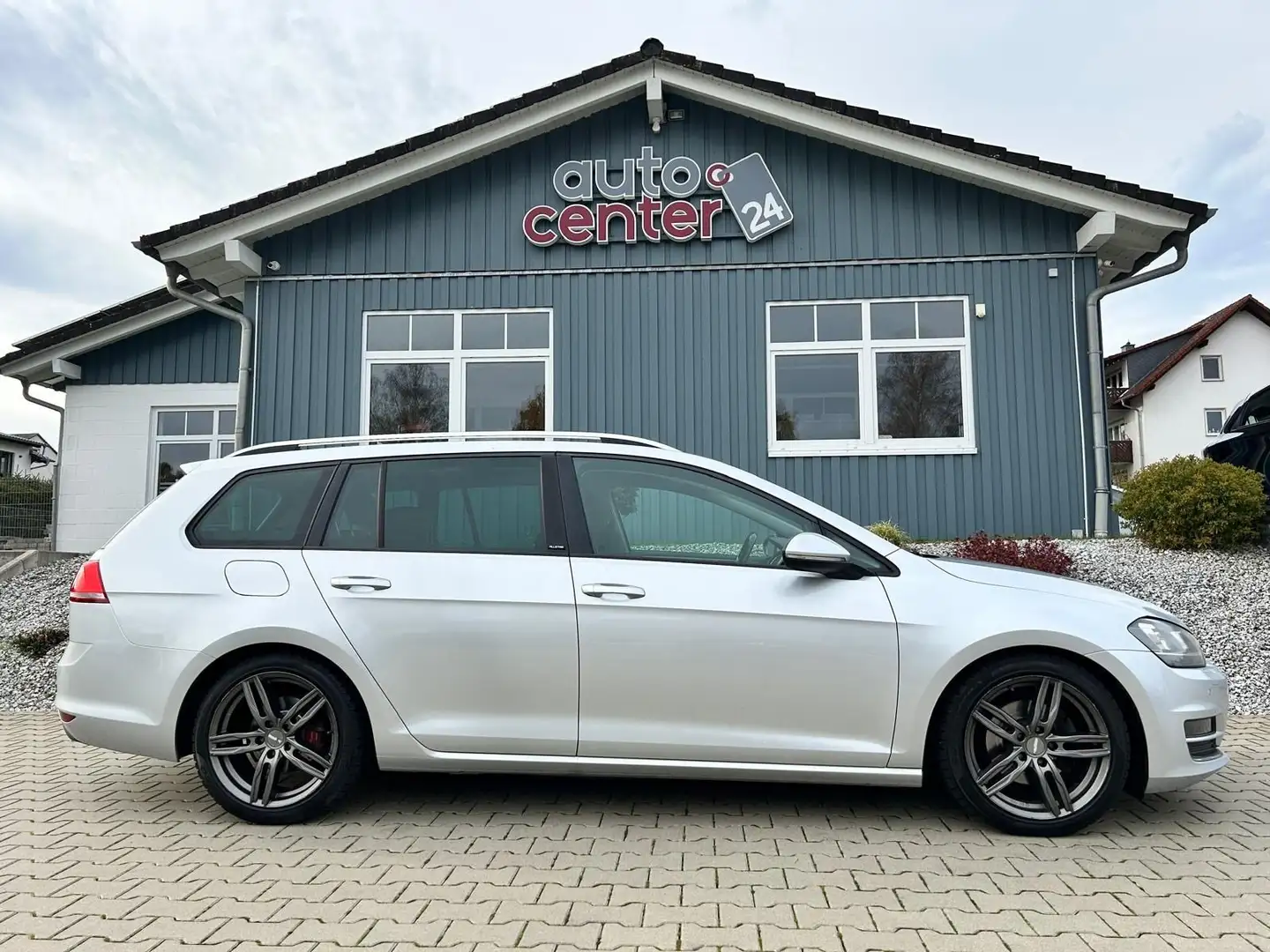 Volkswagen Golf VII Variant 2.0 TDI°Allstar°DSG°Navi°Xenon° Silber - 2