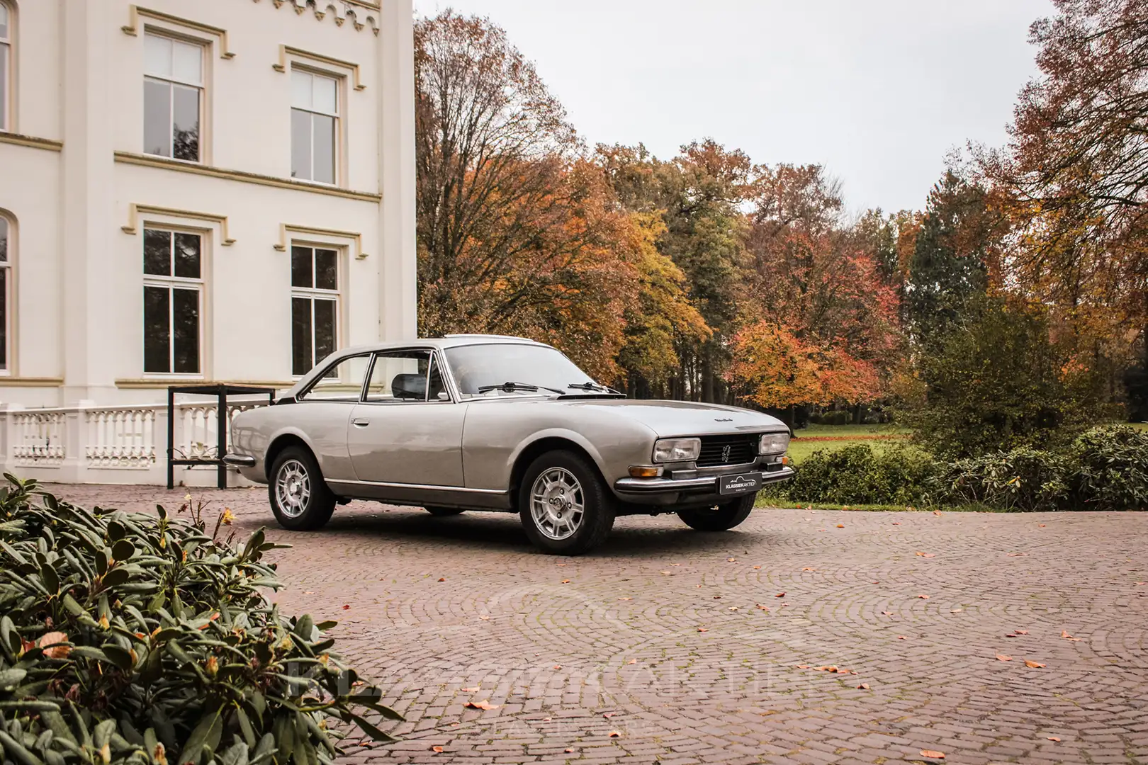 Peugeot 504 Coupé 2.7 V6 Automaat Gris - 1