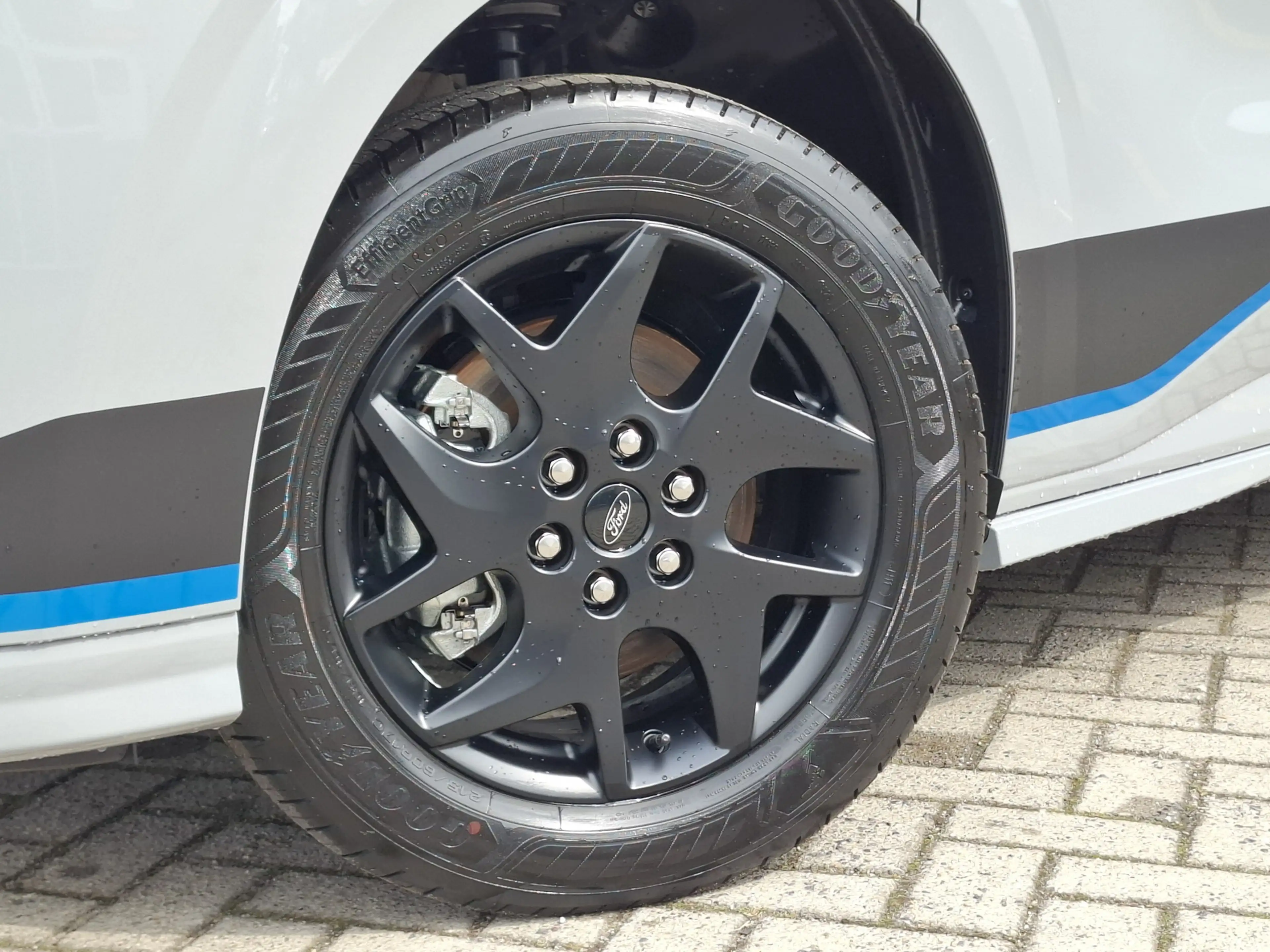 Ford E-Transit Cust. 340 L2H1 Sport 71 kWh | 370KM WLTP | 2.300 K — photo 3