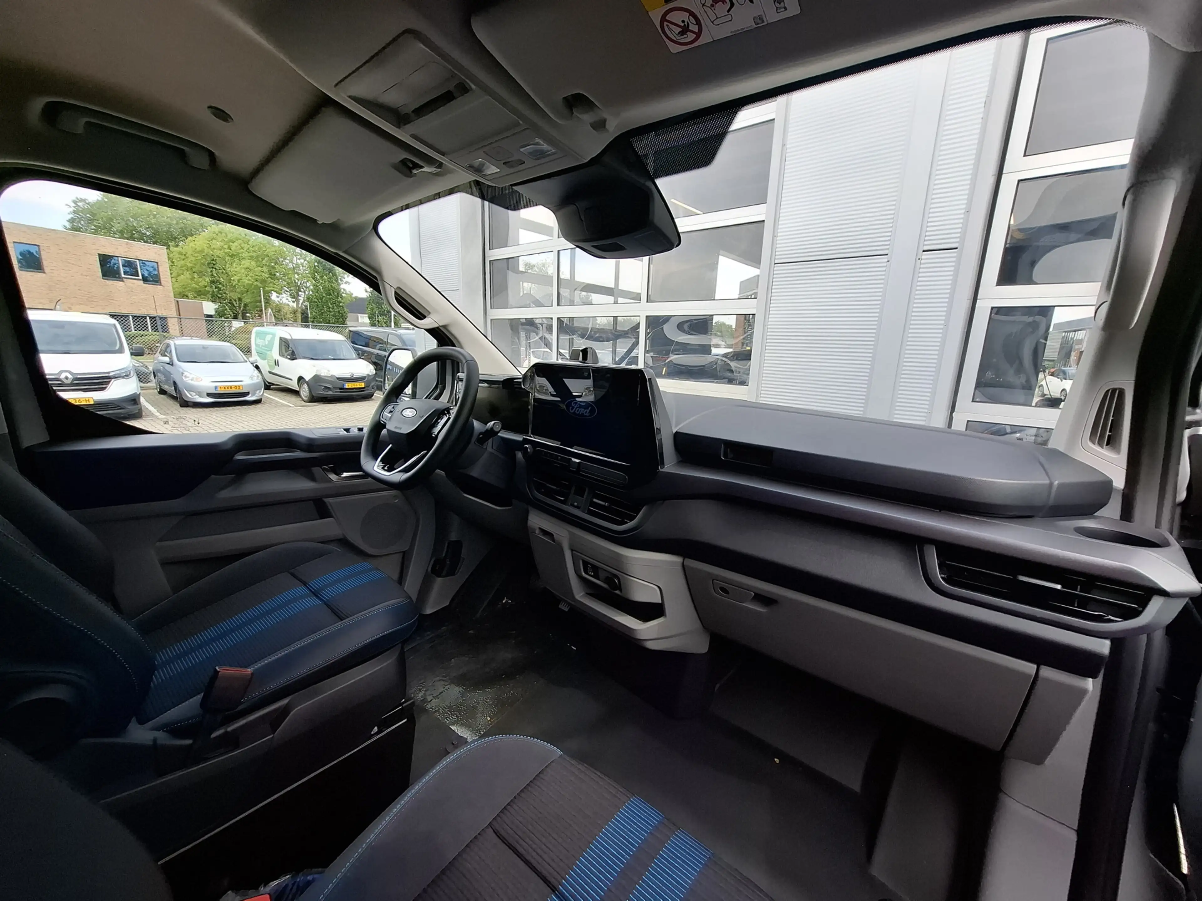 Ford E-Transit Cust. 340 L2H1 Sport 71 kWh | 370KM WLTP | 2.300 K — photo 24