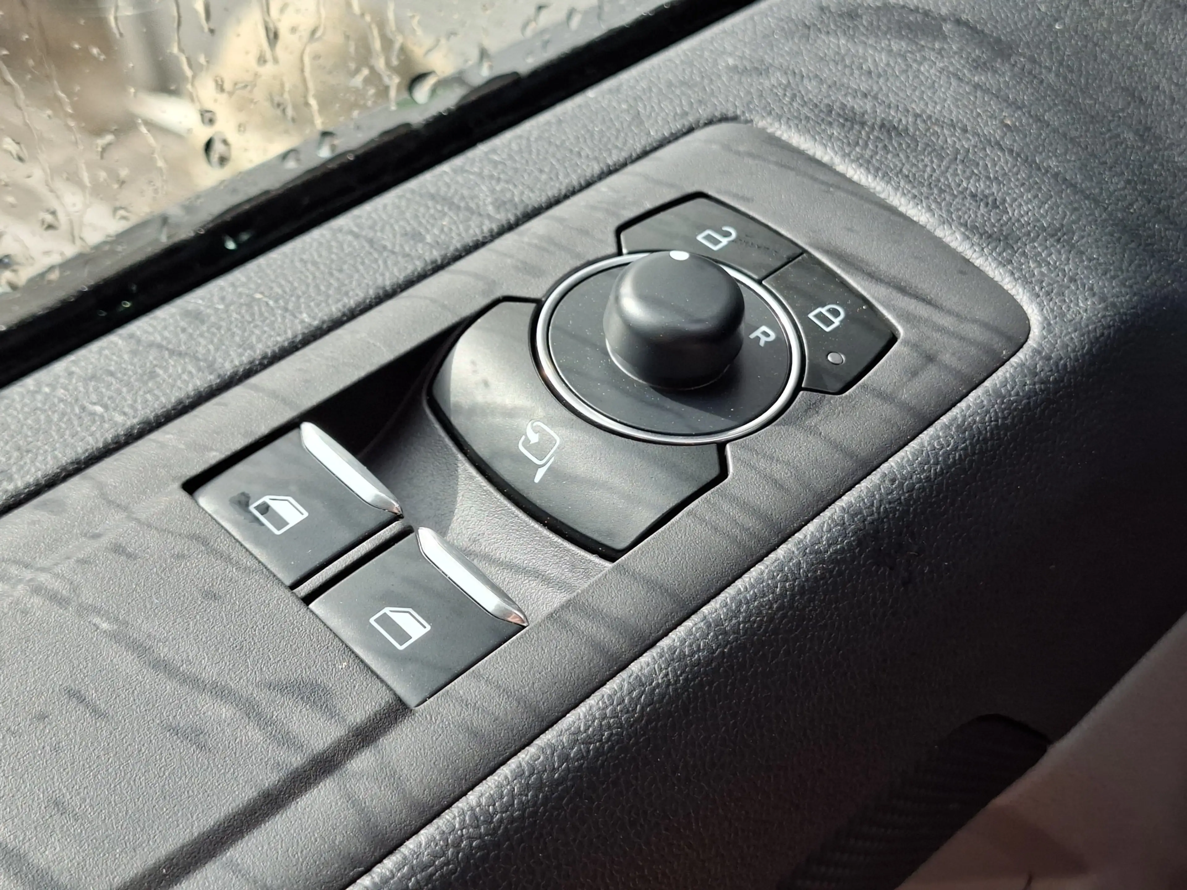 Ford E-Transit Cust. 340 L2H1 Sport 71 kWh | 370KM WLTP | 2.300 K — photo 33