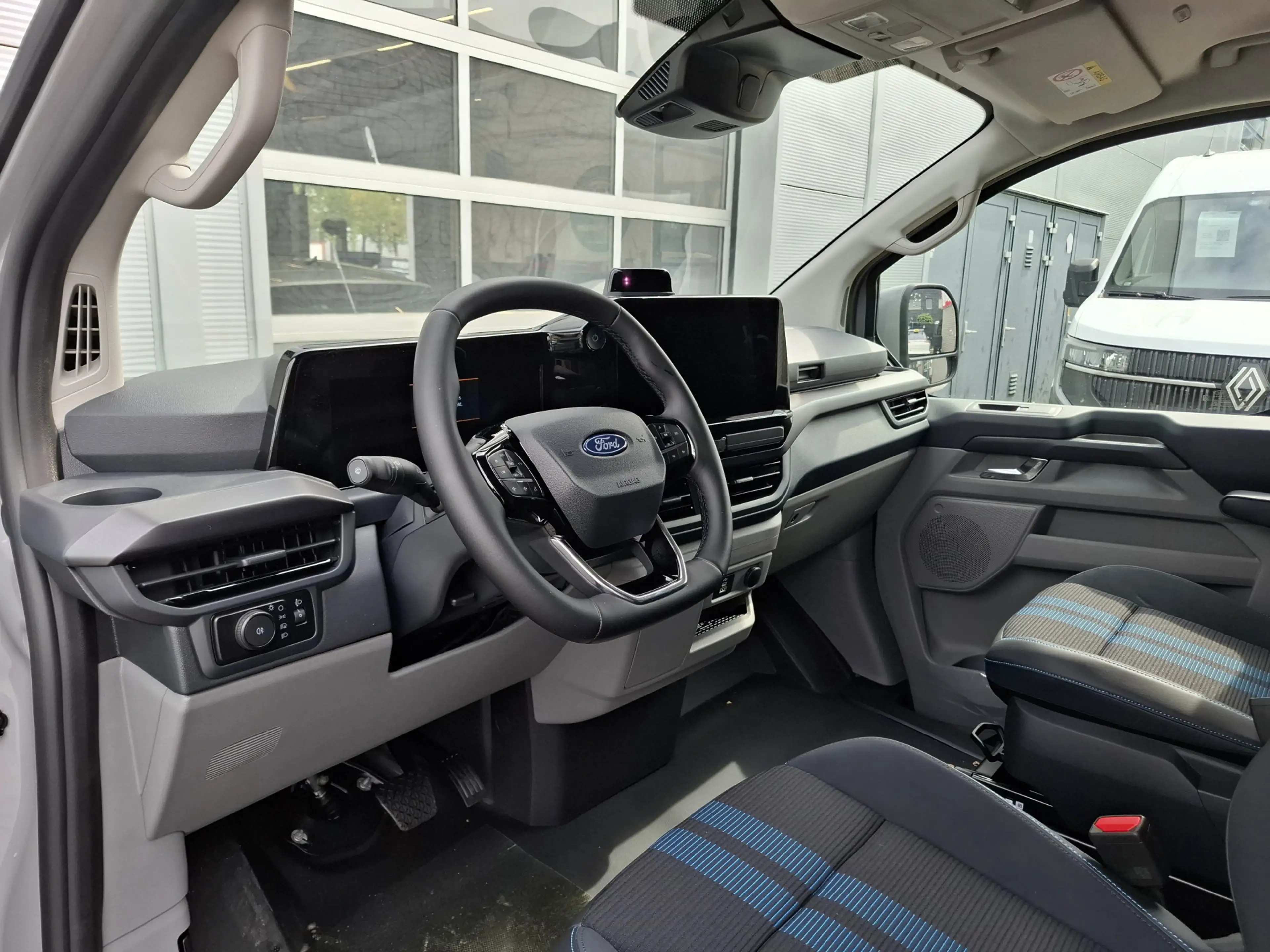 Ford E-Transit Cust. 340 L2H1 Sport 71 kWh | 370KM WLTP | 2.300 K — photo 10