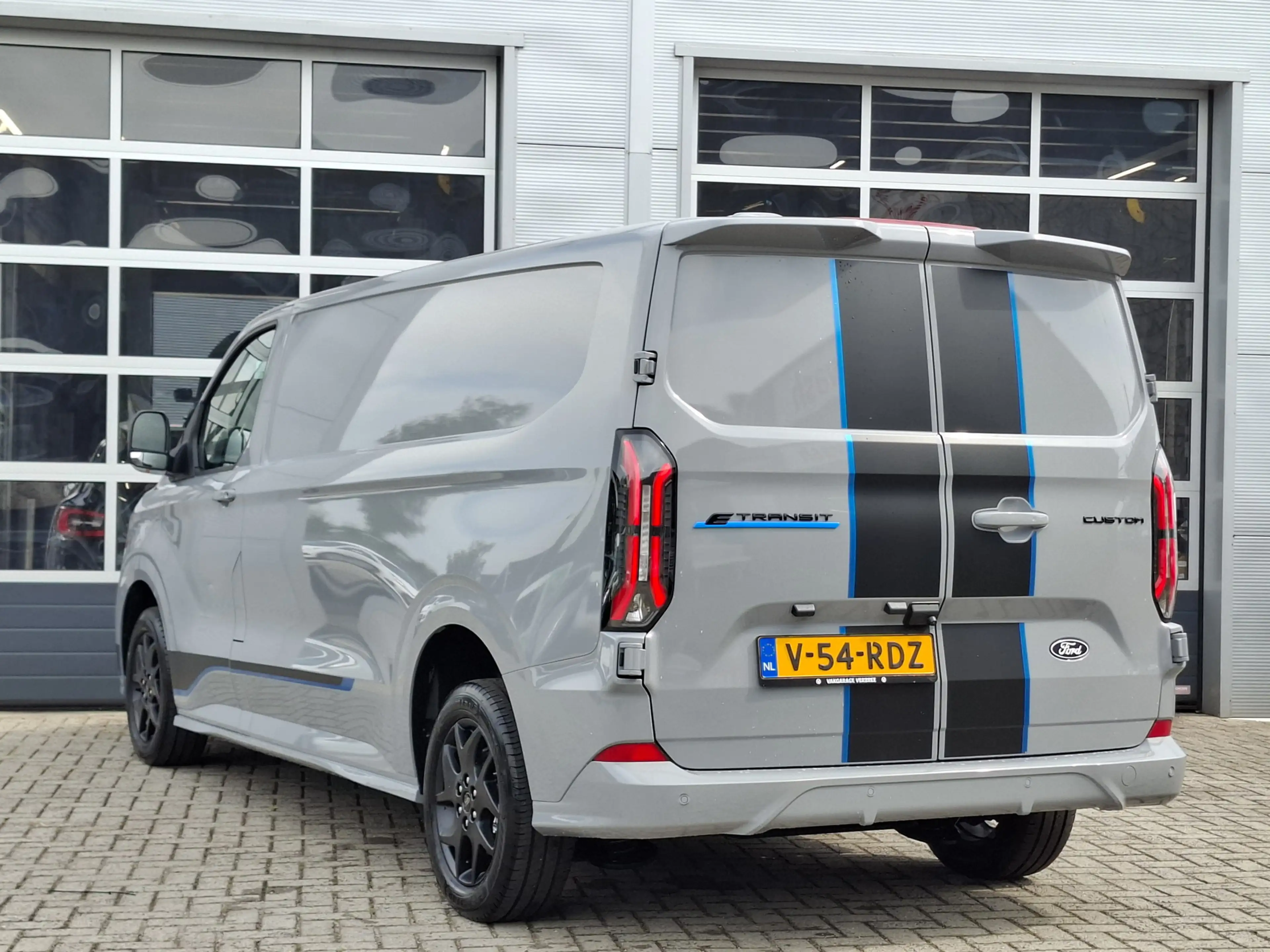 Ford E-Transit Cust. 340 L2H1 Sport 71 kWh | 370KM WLTP | 2.300 K — photo 21