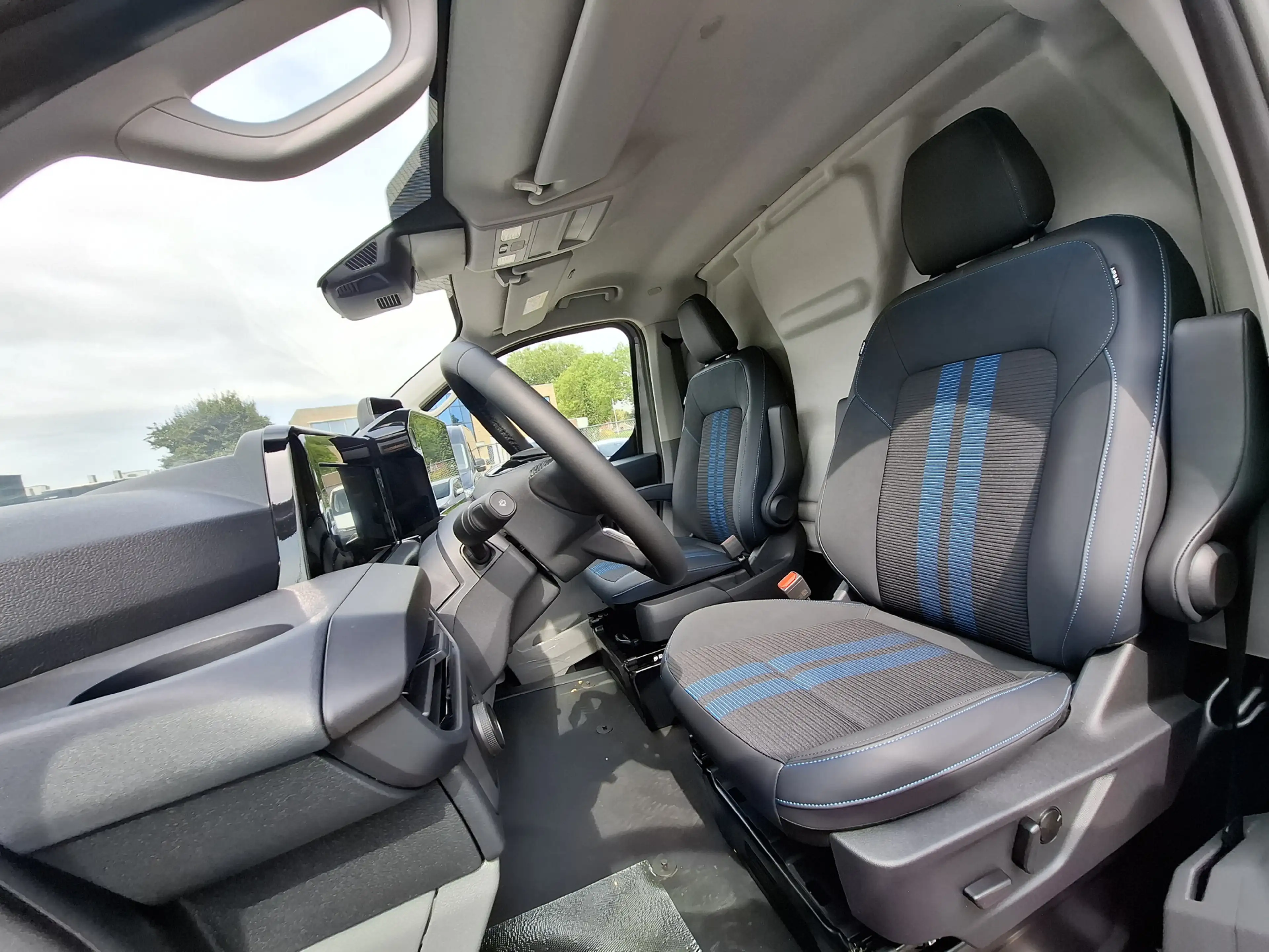 Ford E-Transit Cust. 340 L2H1 Sport 71 kWh | 370KM WLTP | 2.300 K — photo 11