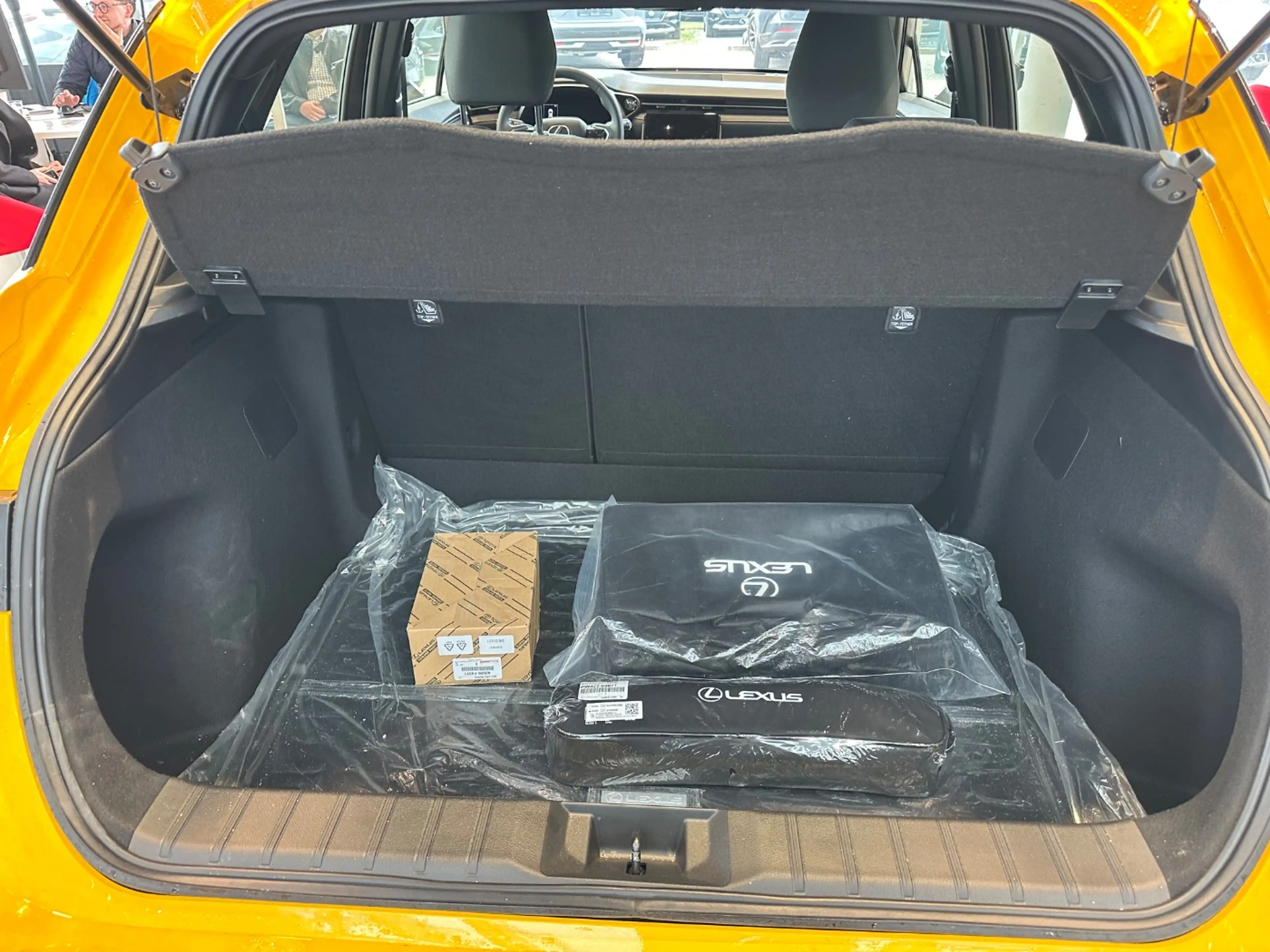 Lexus LBX 1.5 (FWD) ACC+LED+Navi+SHZ+Fernlichtass.+LM — photo 10