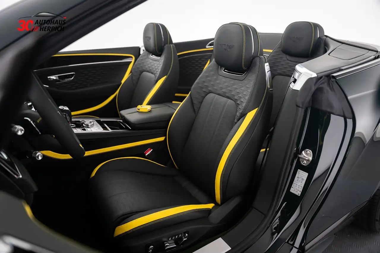Bentley Continental GTC 2025 — фото 10