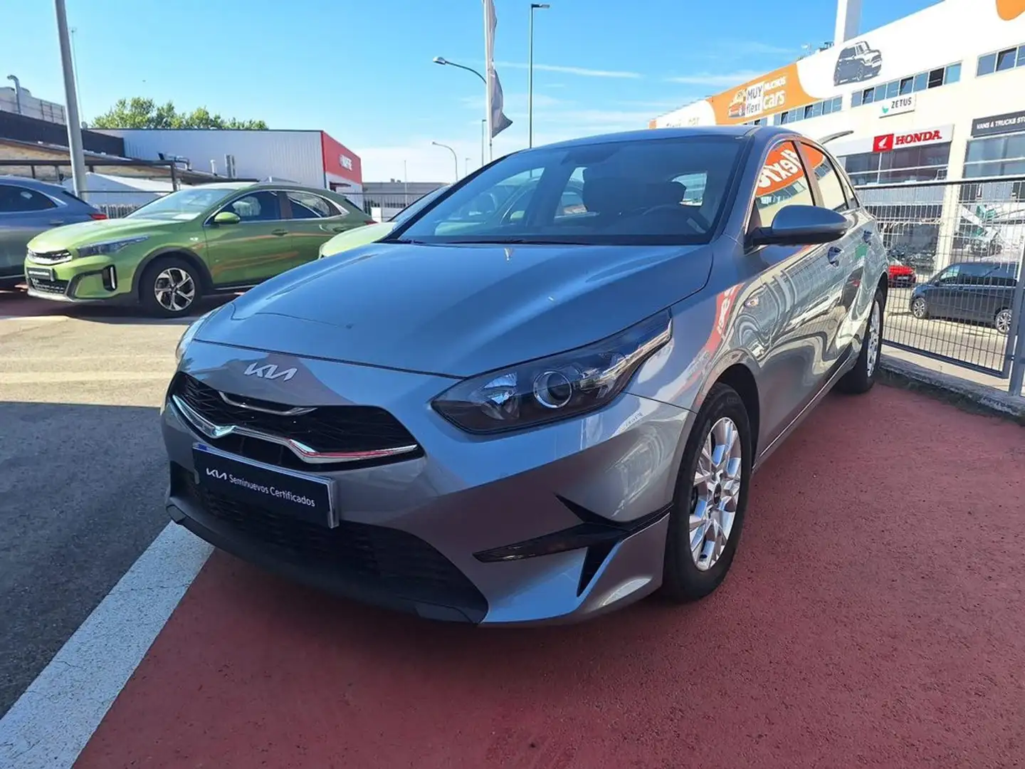 Kia Ceed / cee'd 1.0 T-GDI Drive Argintiu - 1