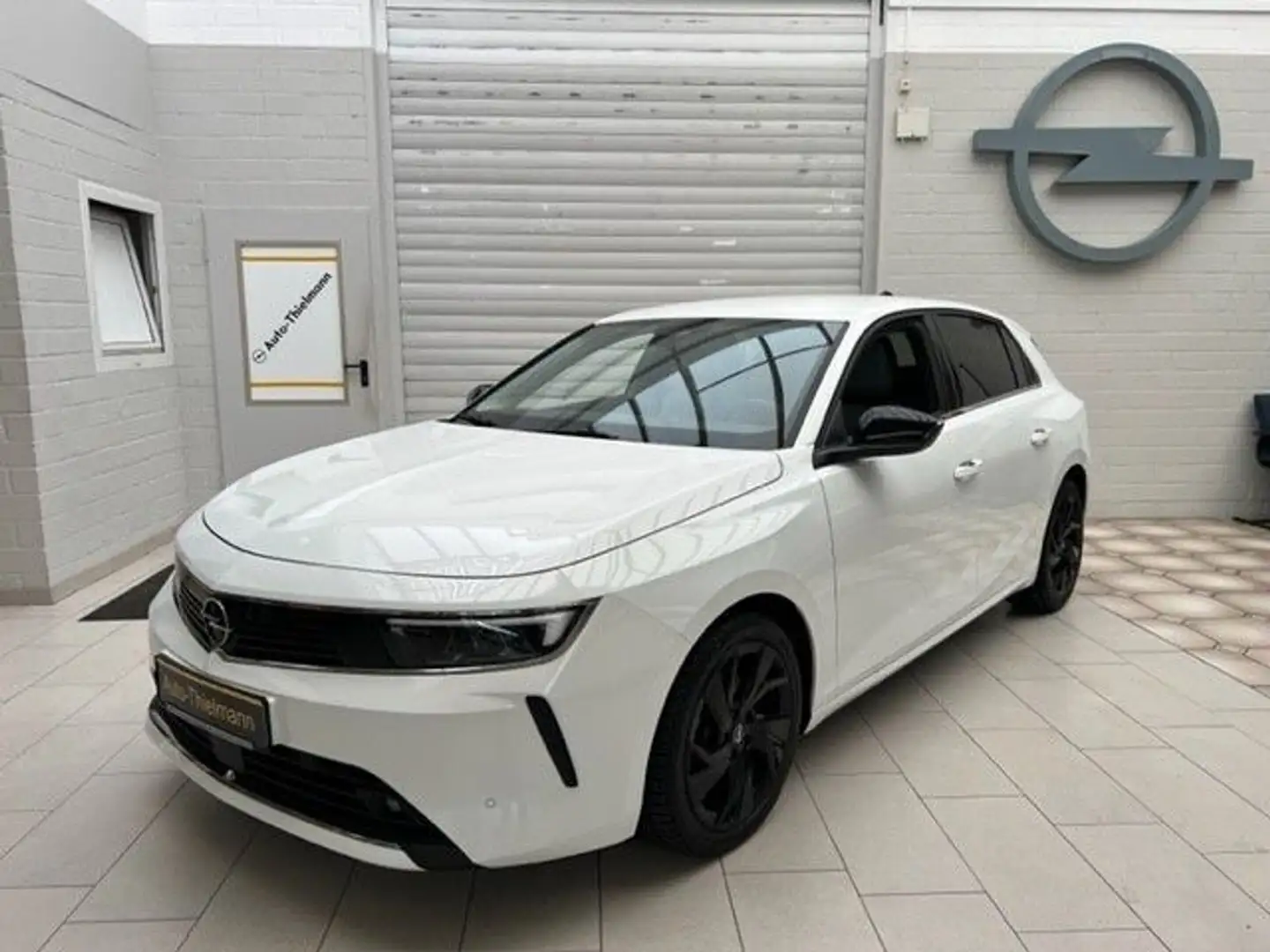 Opel Astra L Lim. 5-trg. Elegance Weiß - 1