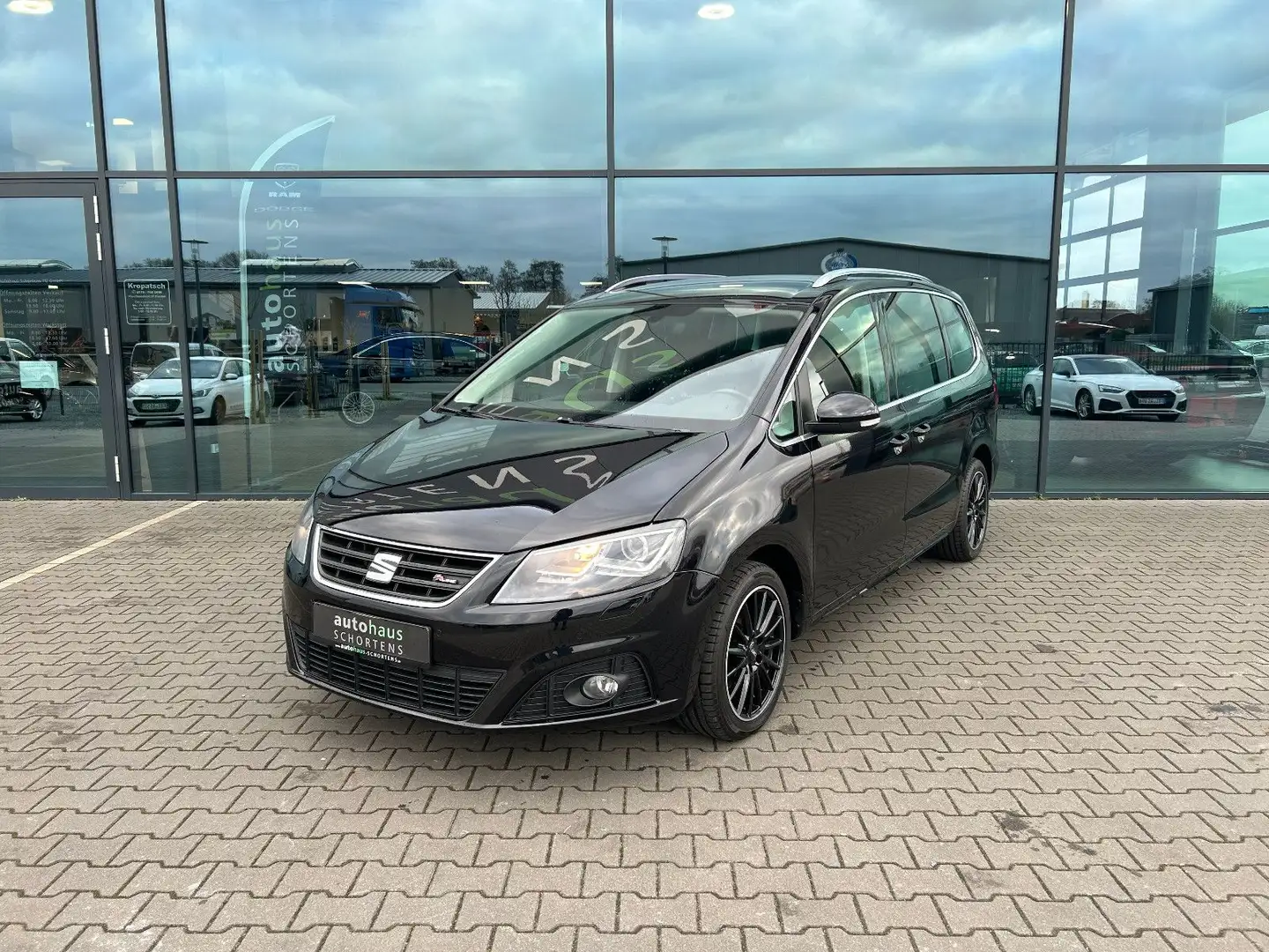 SEAT Alhambra 2.0 TDI FR-Line 7-Si Kamera Xenon Černá - 1