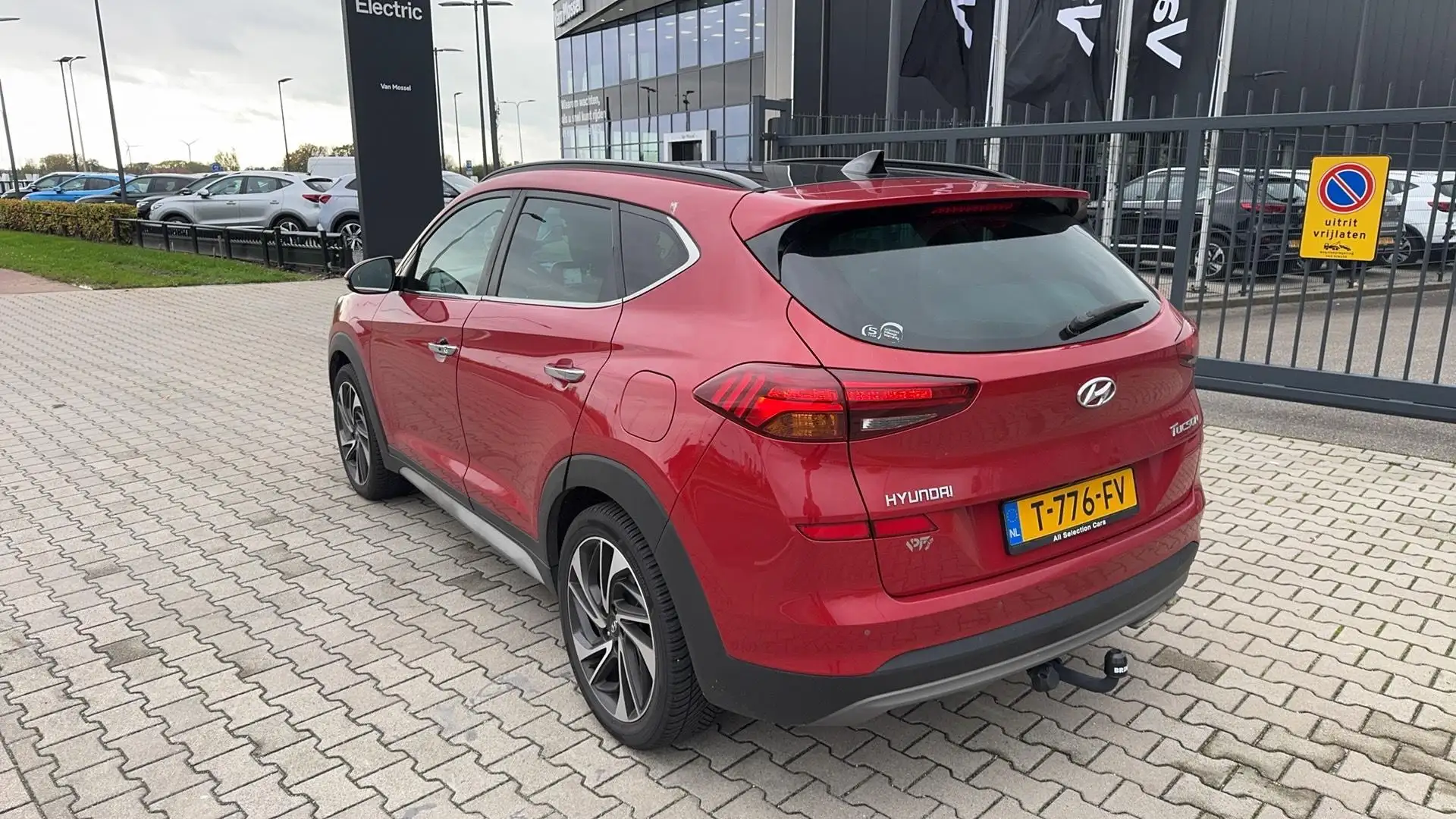 Hyundai TUCSON 1.6 T-GDI Comfort Automaat | 177PK | Trekhaak | Pa Rood - 2
