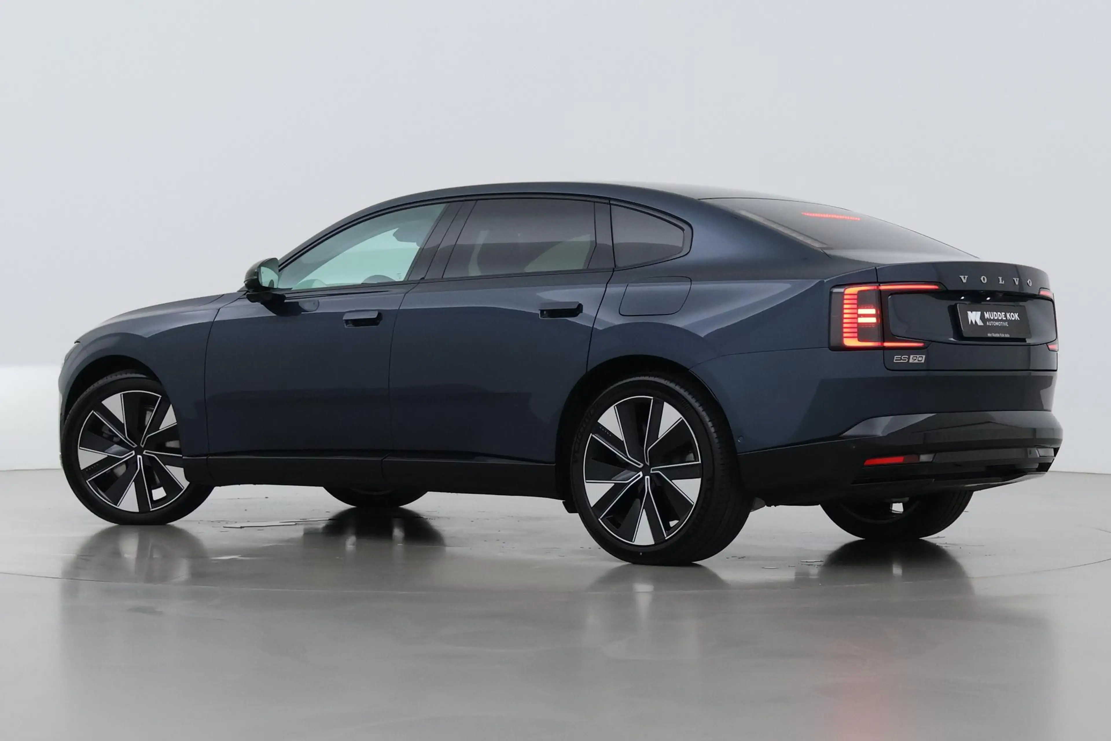 Volvo ES90 Single Motor Extended Range Plus 92 kWh | FACELIFT — photo 2