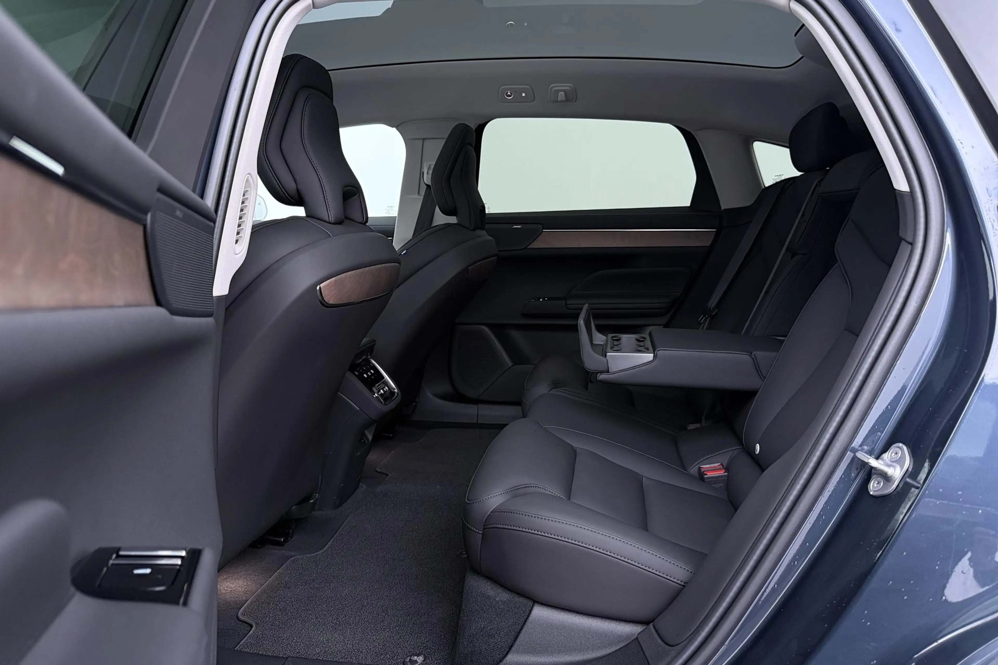 Volvo ES90 Single Motor Extended Range Plus 92 kWh | FACELIFT — photo 40