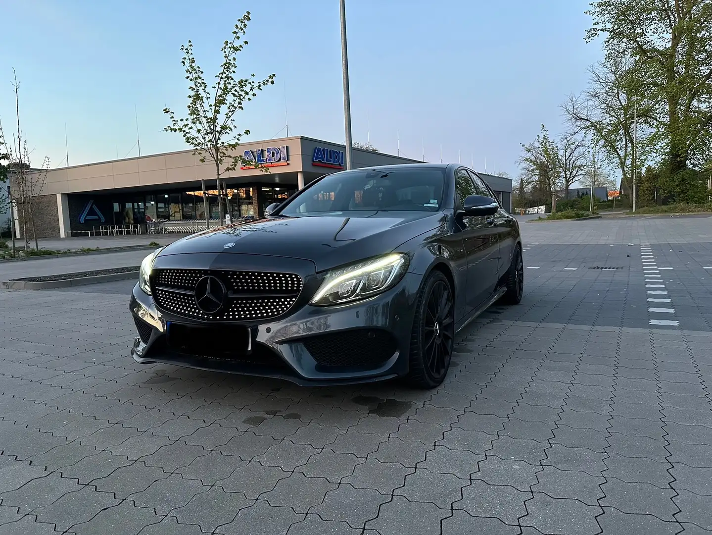 Mercedes-Benz C 400 C 400 4Matic 7G-TRONICAMG Line Сірий - 2