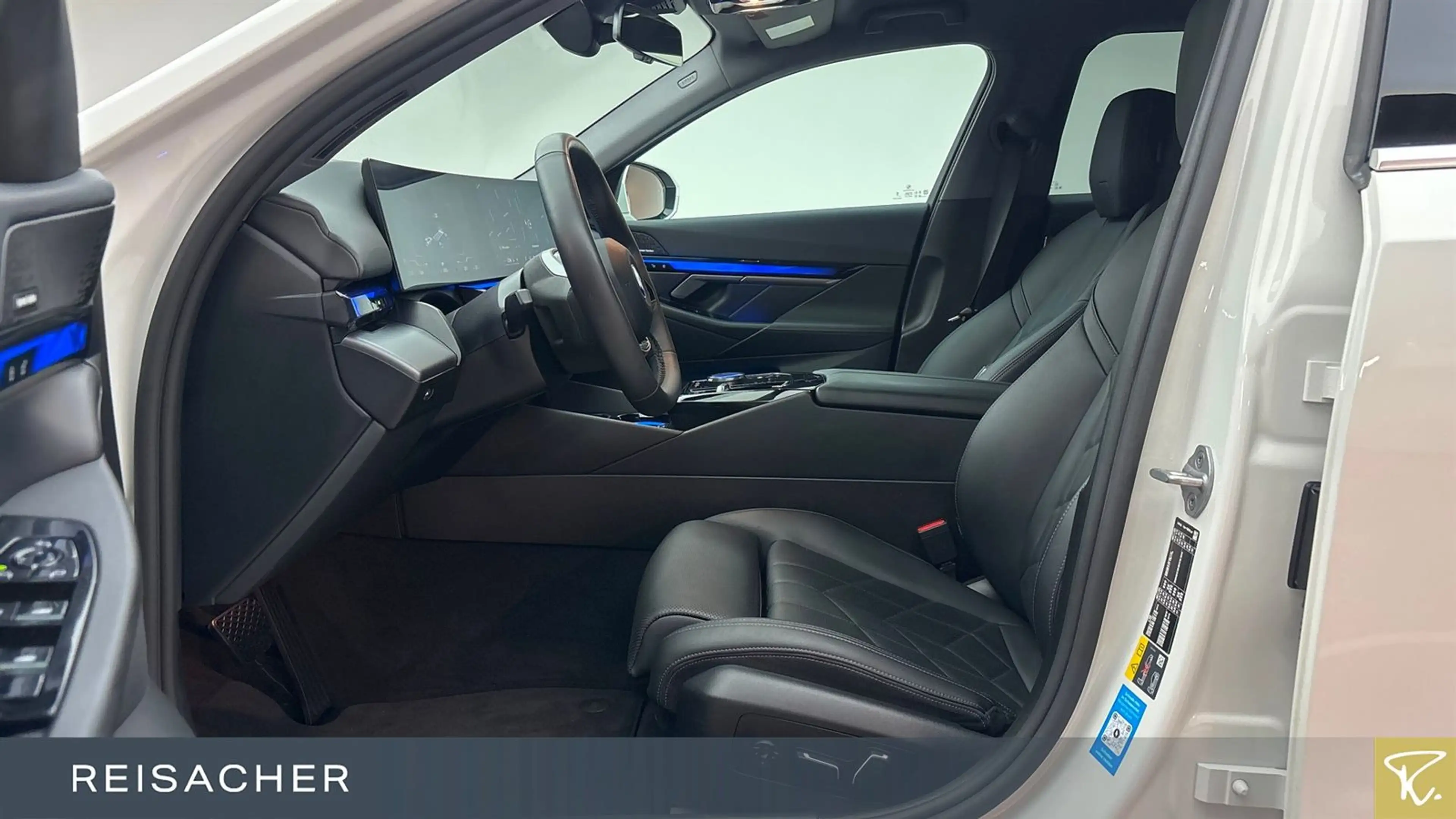 BMW i5 eDrive40 AHK,LCProf,H&K,DrAProf,ParkAs+,Iconi — photo 4