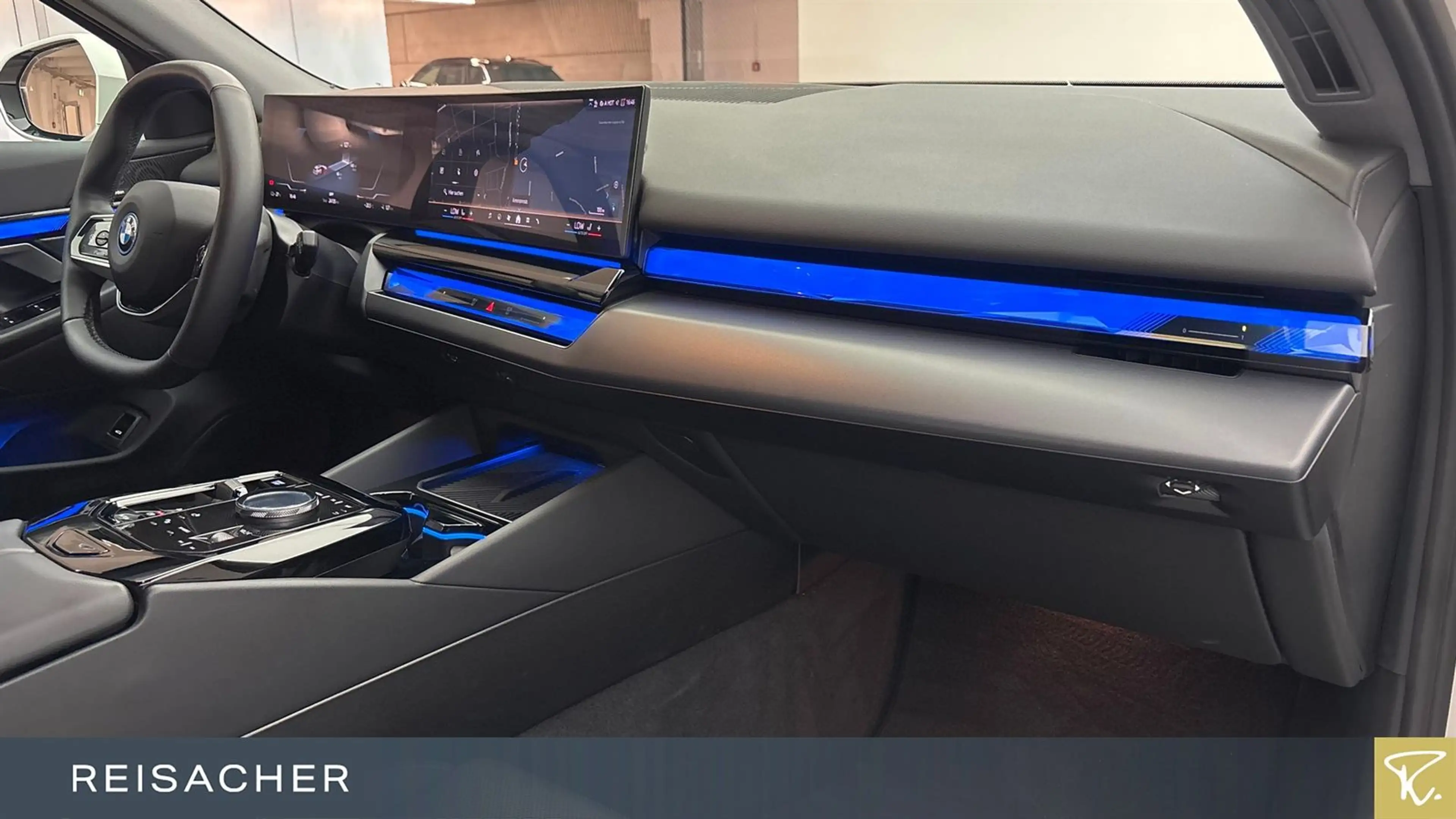 BMW i5 eDrive40 AHK,LCProf,H&K,DrAProf,ParkAs+,Iconi — photo 13