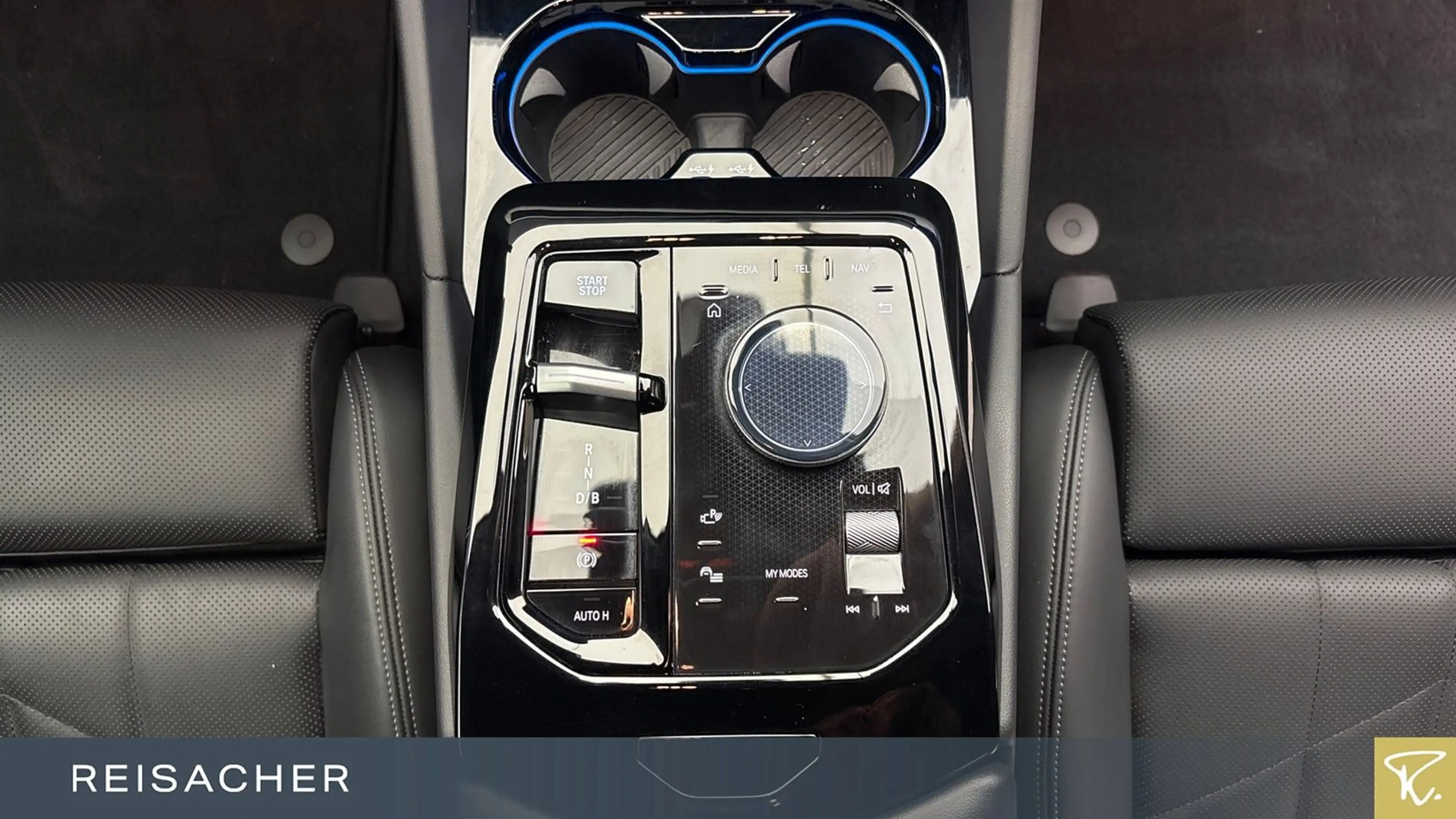BMW i5 eDrive40 AHK,LCProf,H&K,DrAProf,ParkAs+,Iconi — photo 11