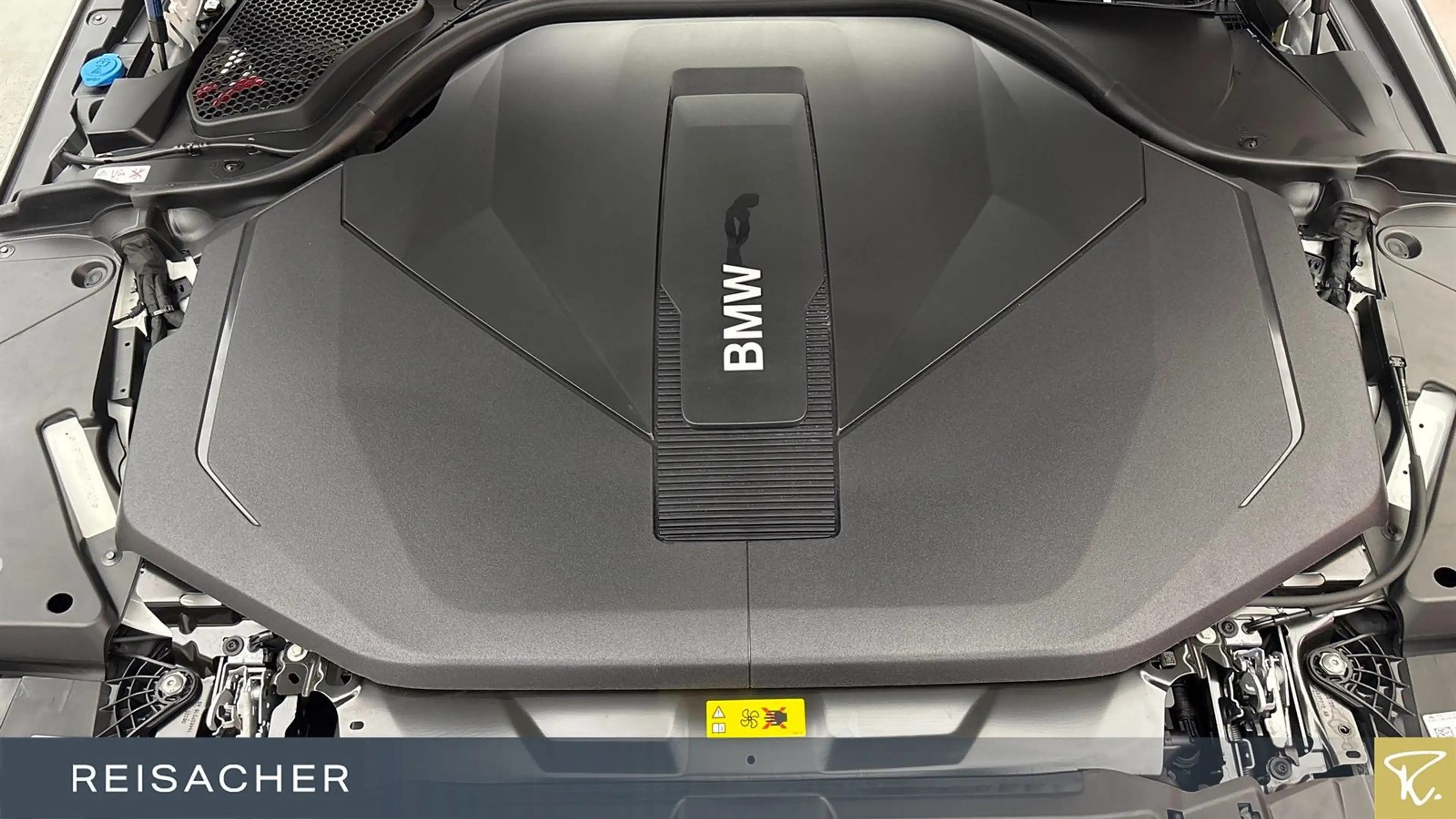 BMW i5 eDrive40 AHK,LCProf,H&K,DrAProf,ParkAs+,Iconi — photo 7