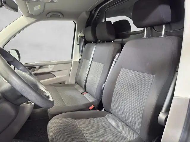 Volkswagen Transporter view 9