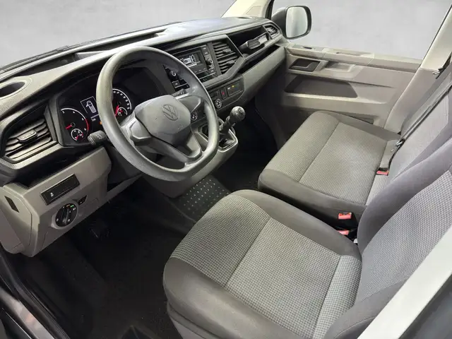 Volkswagen Transporter view 6