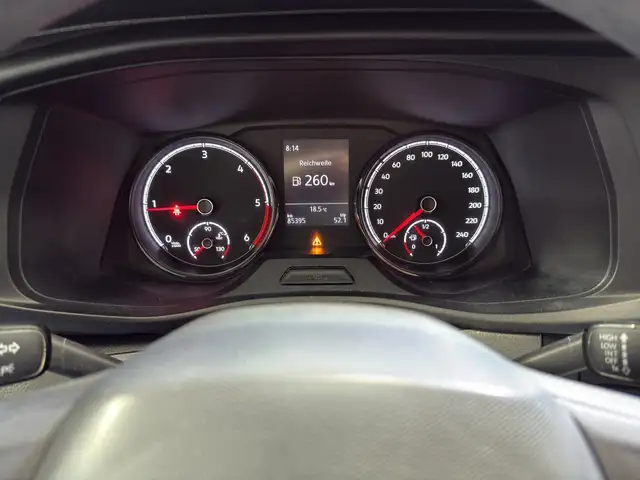 Volkswagen Transporter view 8
