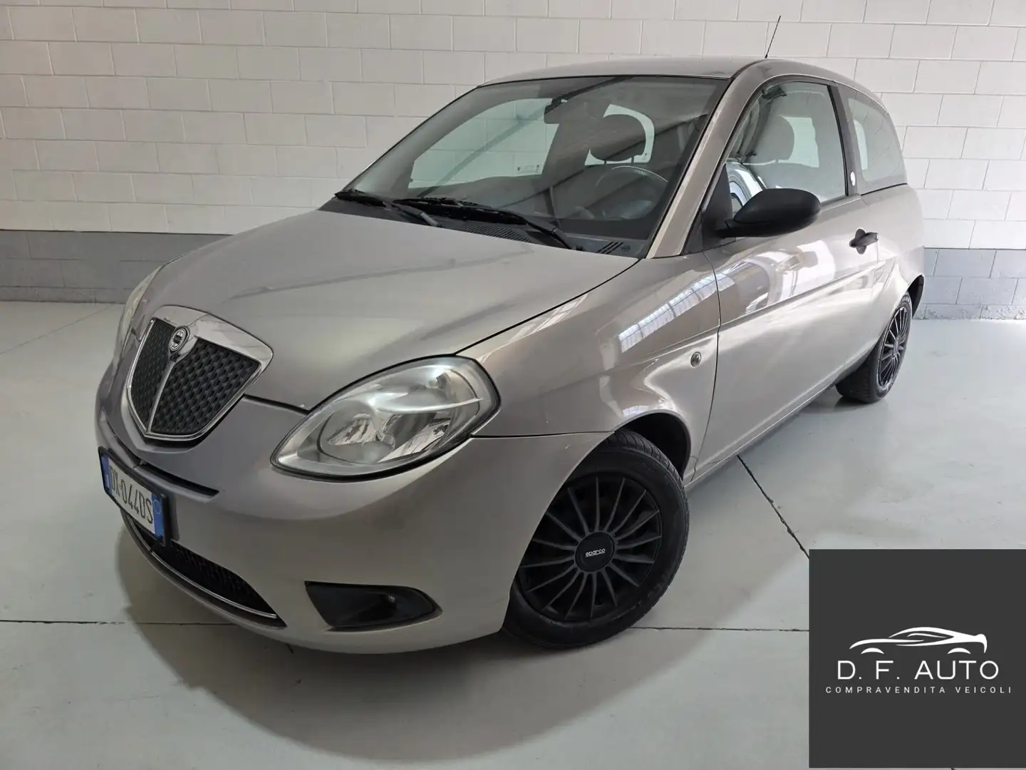 Lancia Ypsilon 1.4 Oro Ecochic GPL Grigio - 1