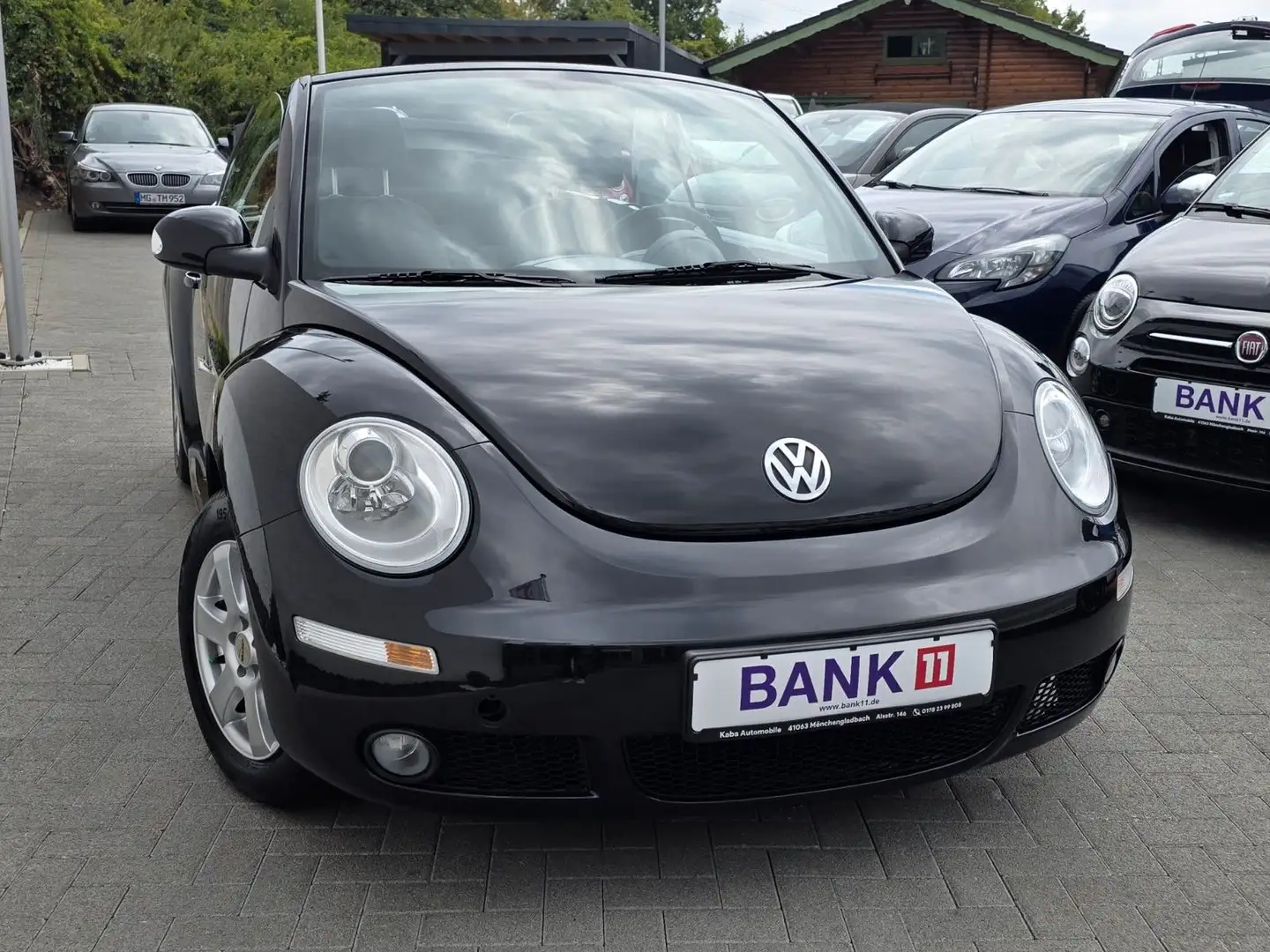 Volkswagen New Beetle Cabriolet 1.4 Чорний - 2