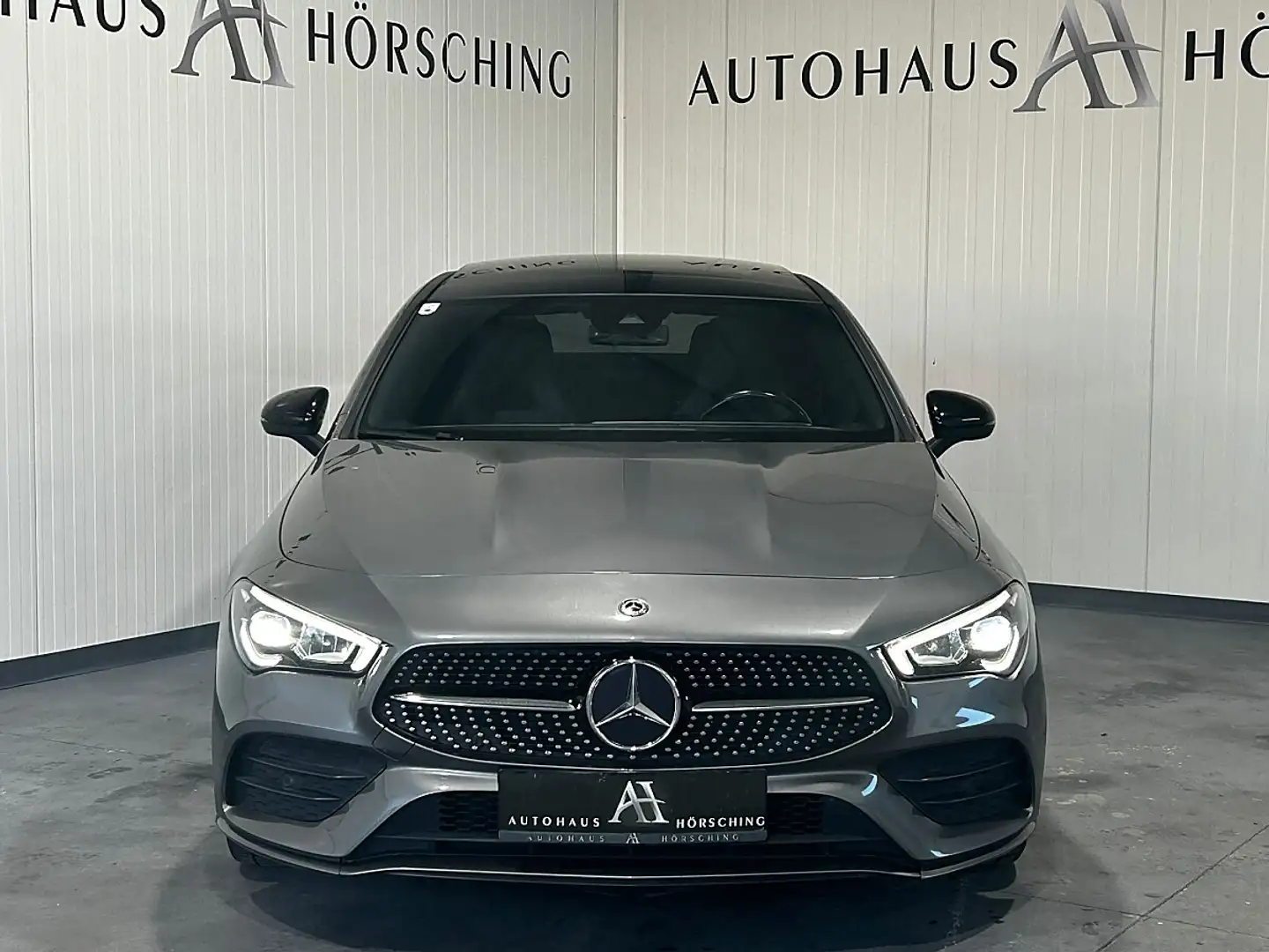 Mercedes-Benz CLA 180 d // AMG-PAKET // PANO // SPORTSITZE // Grau - 2