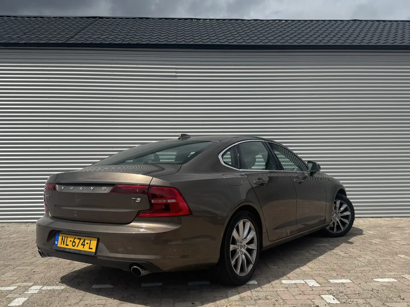 Volvo S90 2.0 T5 Momentum | Nieuw Binnen! | Automaat | ACC | Bruin - 2