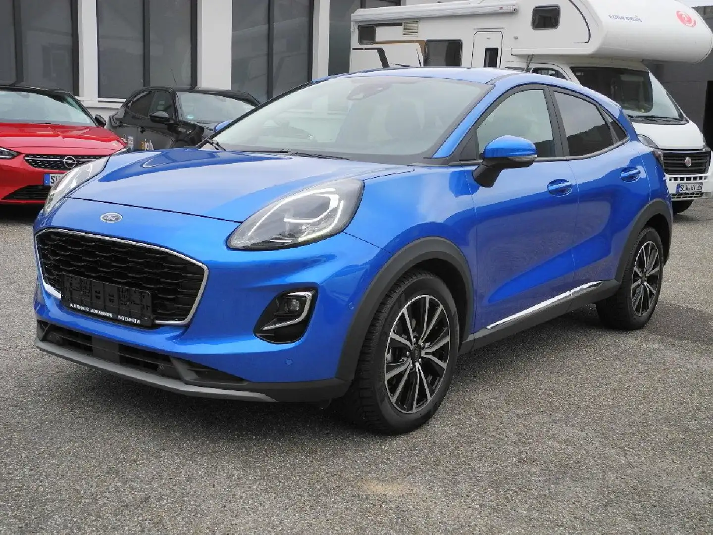 Ford Puma Titanium Blau - 1