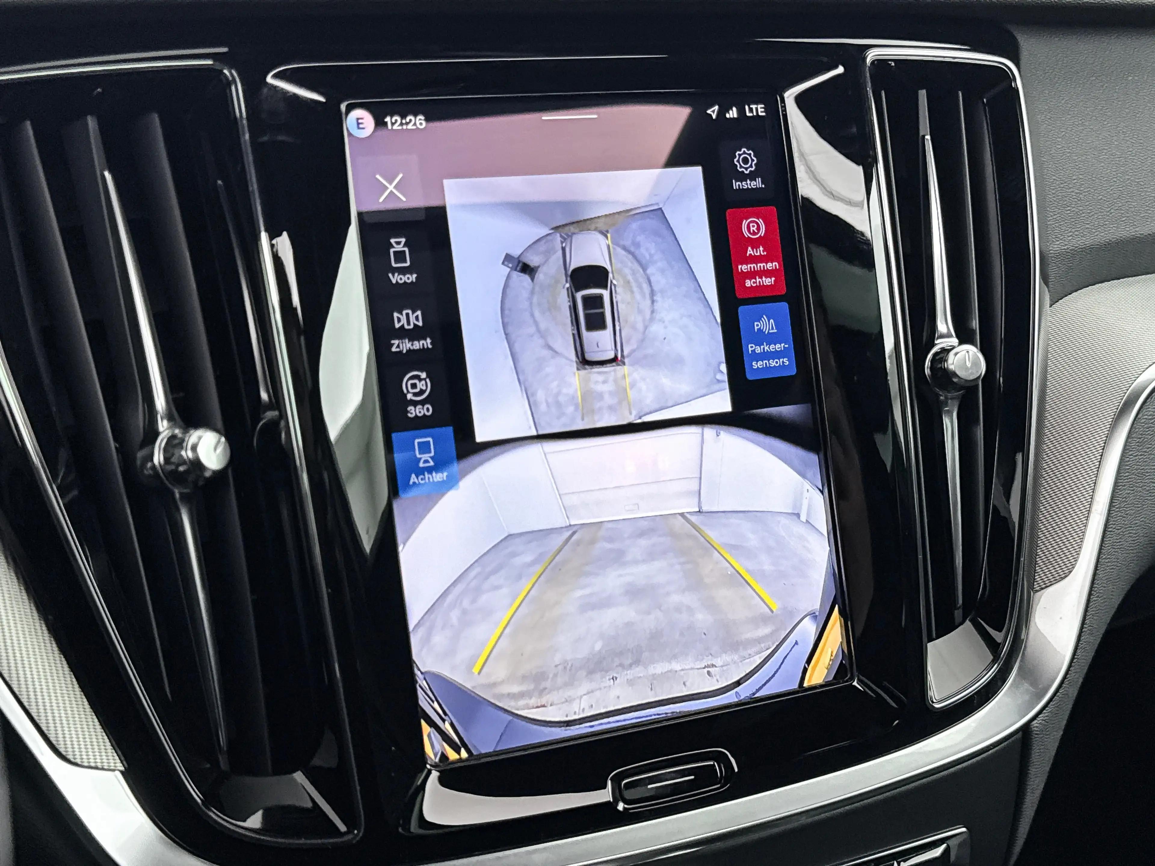 Volvo V60 T8 Recharge Plus Dark | 18" | Panoramadak | Head-U — photo 13
