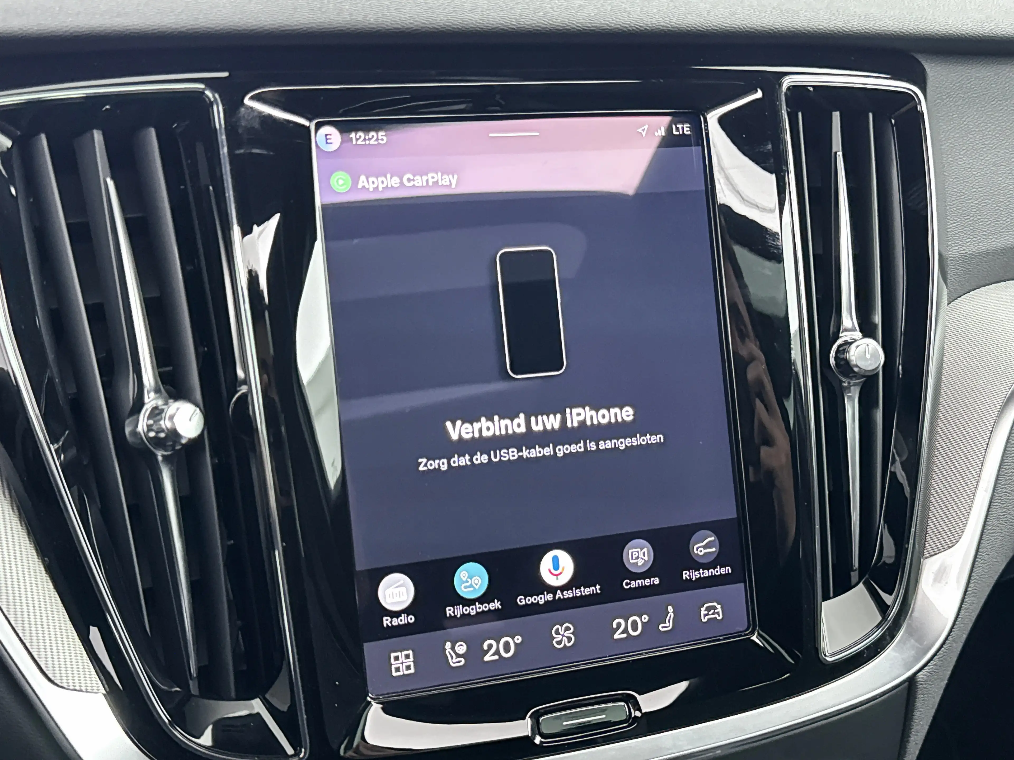 Volvo V60 T8 Recharge Plus Dark | 18" | Panoramadak | Head-U — photo 15