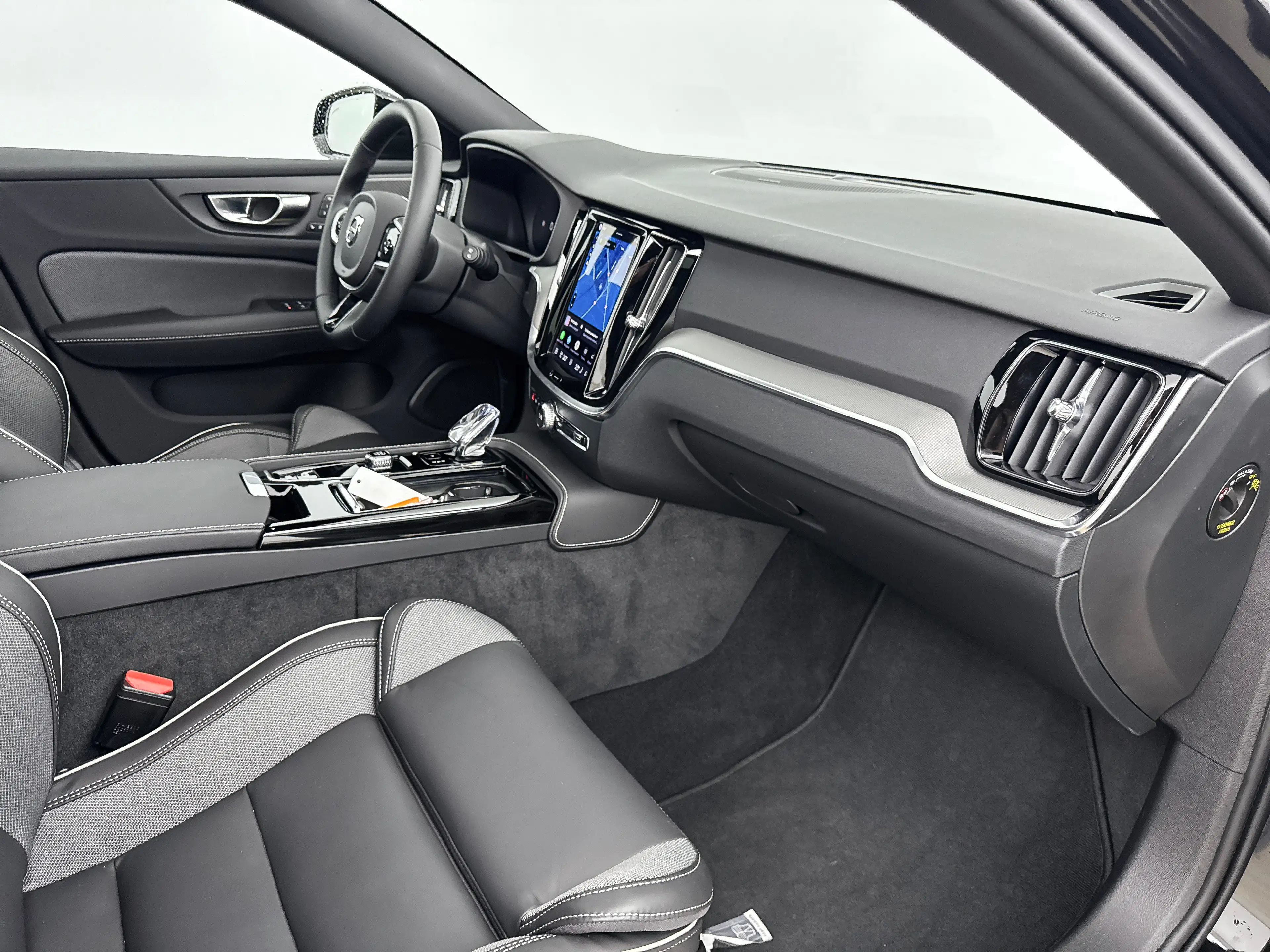 Volvo V60 T8 Recharge Plus Dark | 18" | Panoramadak | Head-U — photo 20