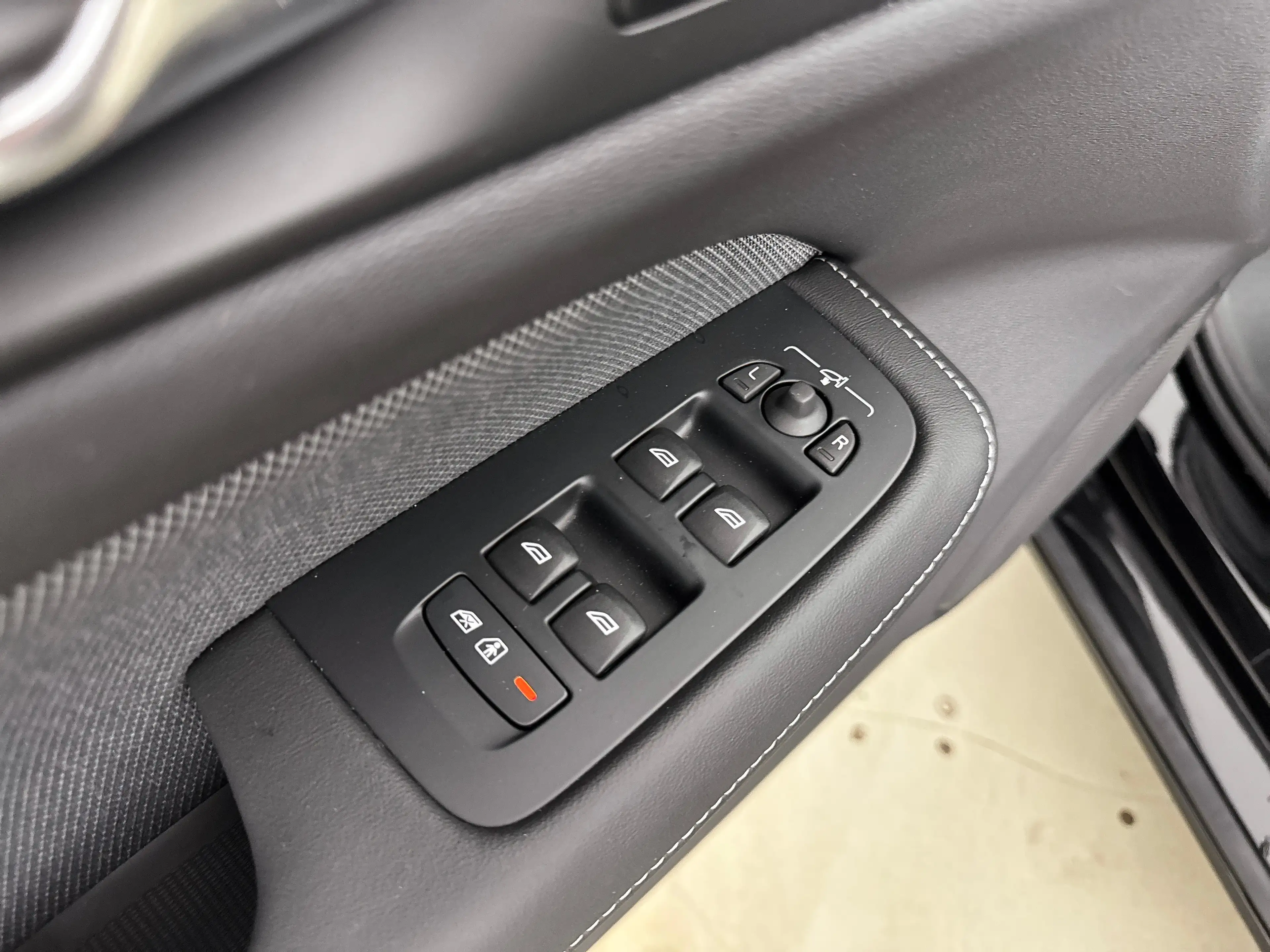 Volvo V60 T8 Recharge Plus Dark | 18" | Panoramadak | Head-U — photo 28