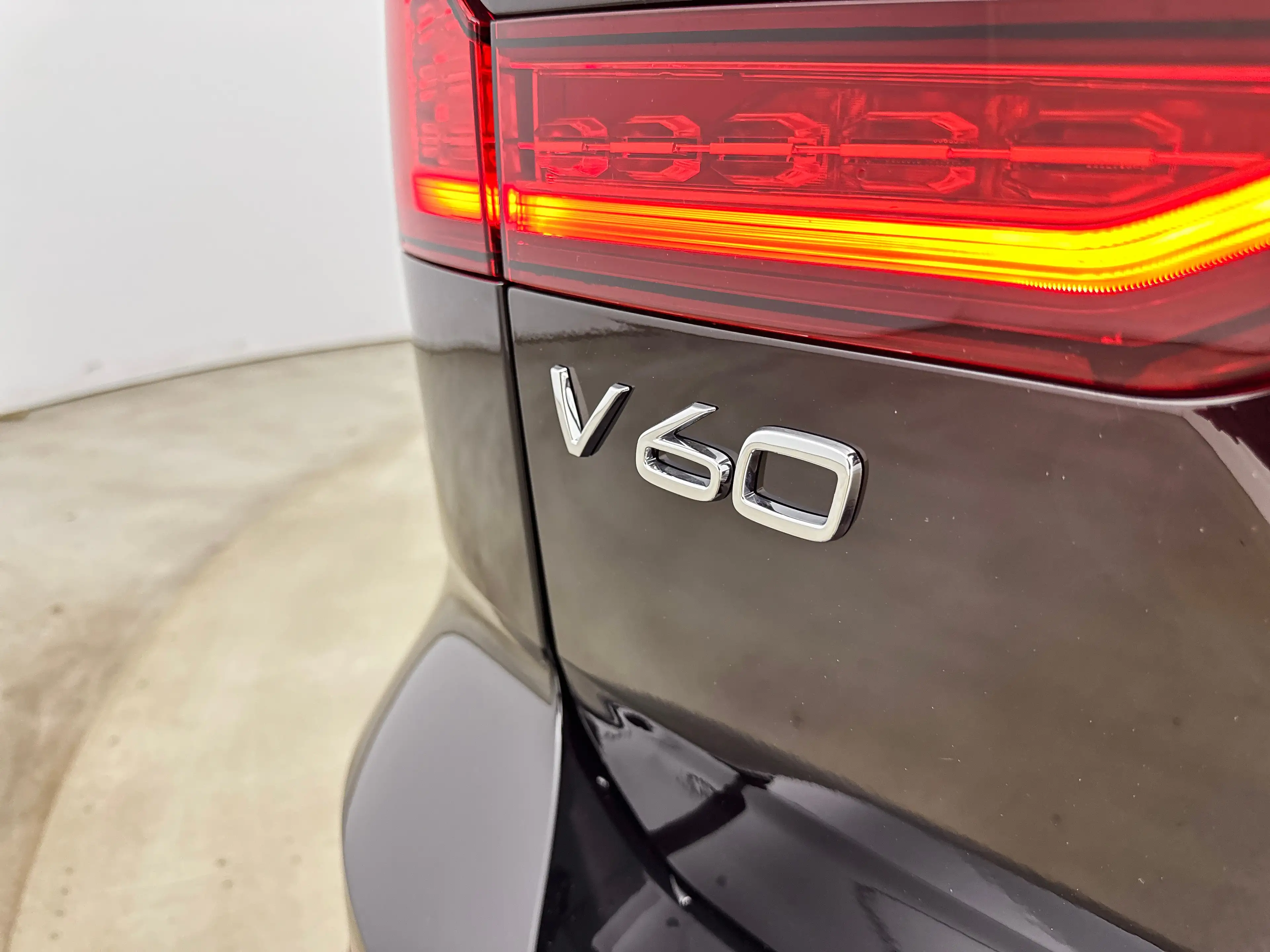 Volvo V60 T8 Recharge Plus Dark | 18" | Panoramadak | Head-U — photo 17