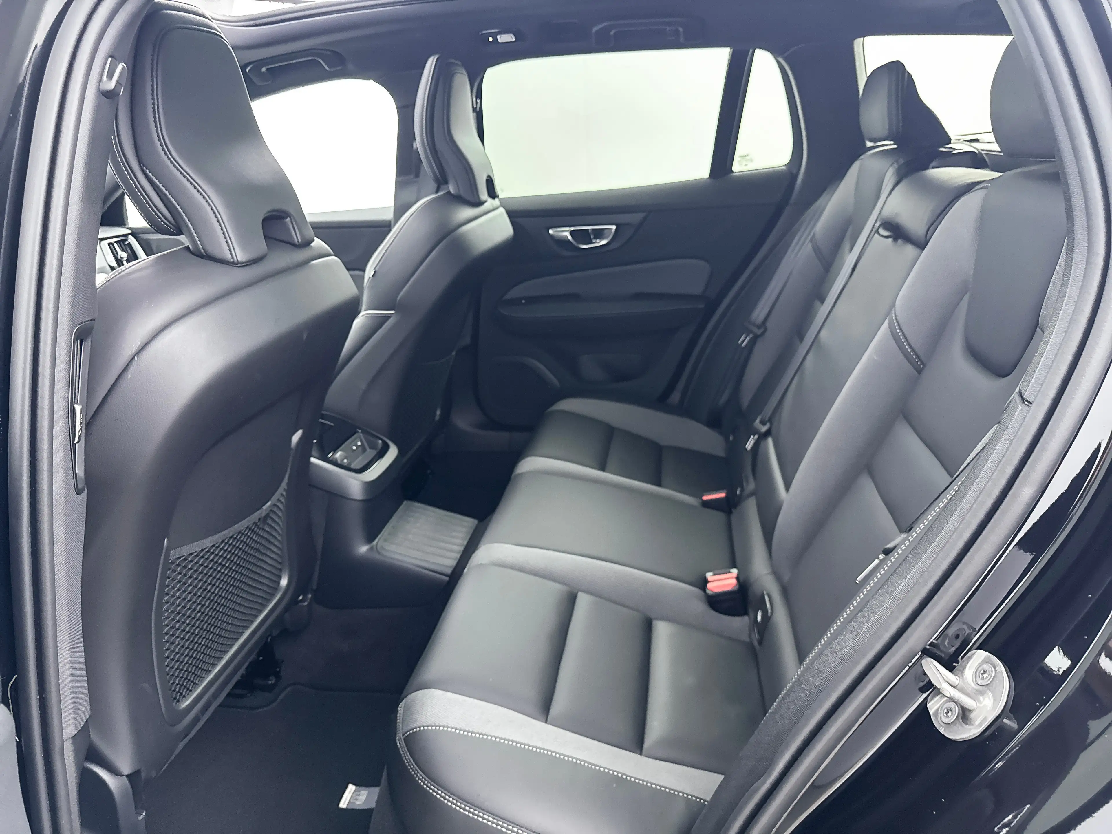 Volvo V60 T8 Recharge Plus Dark | 18" | Panoramadak | Head-U — photo 29