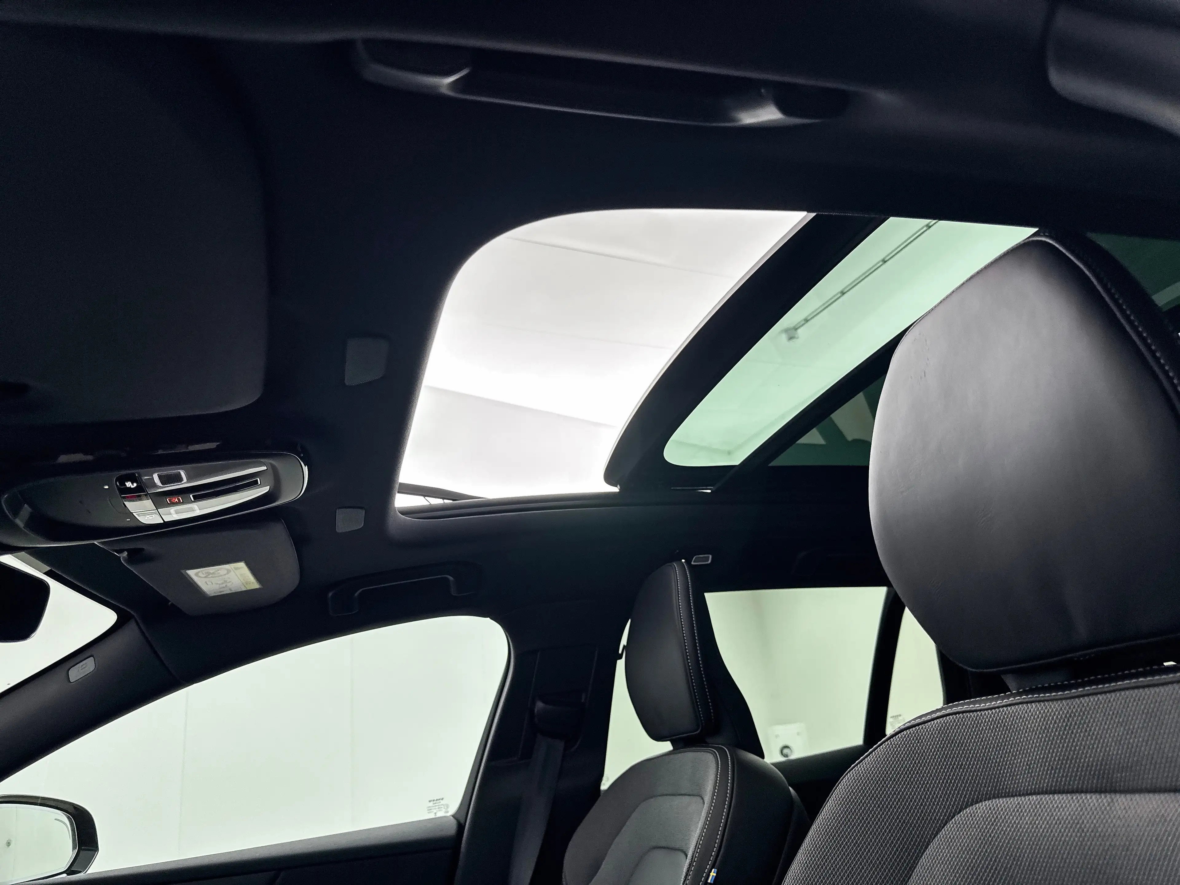 Volvo V60 T8 Recharge Plus Dark | 18" | Panoramadak | Head-U — photo 30