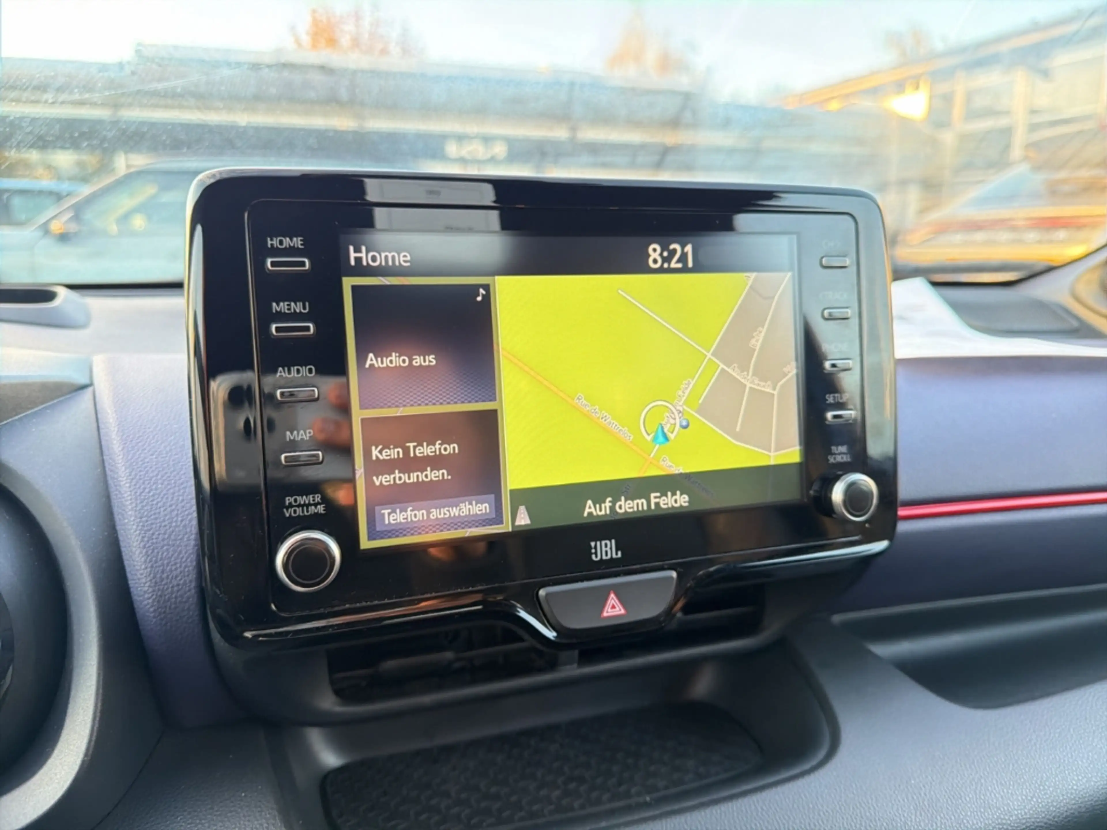 Toyota Yaris Hybrid Tokyo Pop-Out HUD Navi Digitales Cockpit So — photo 14
