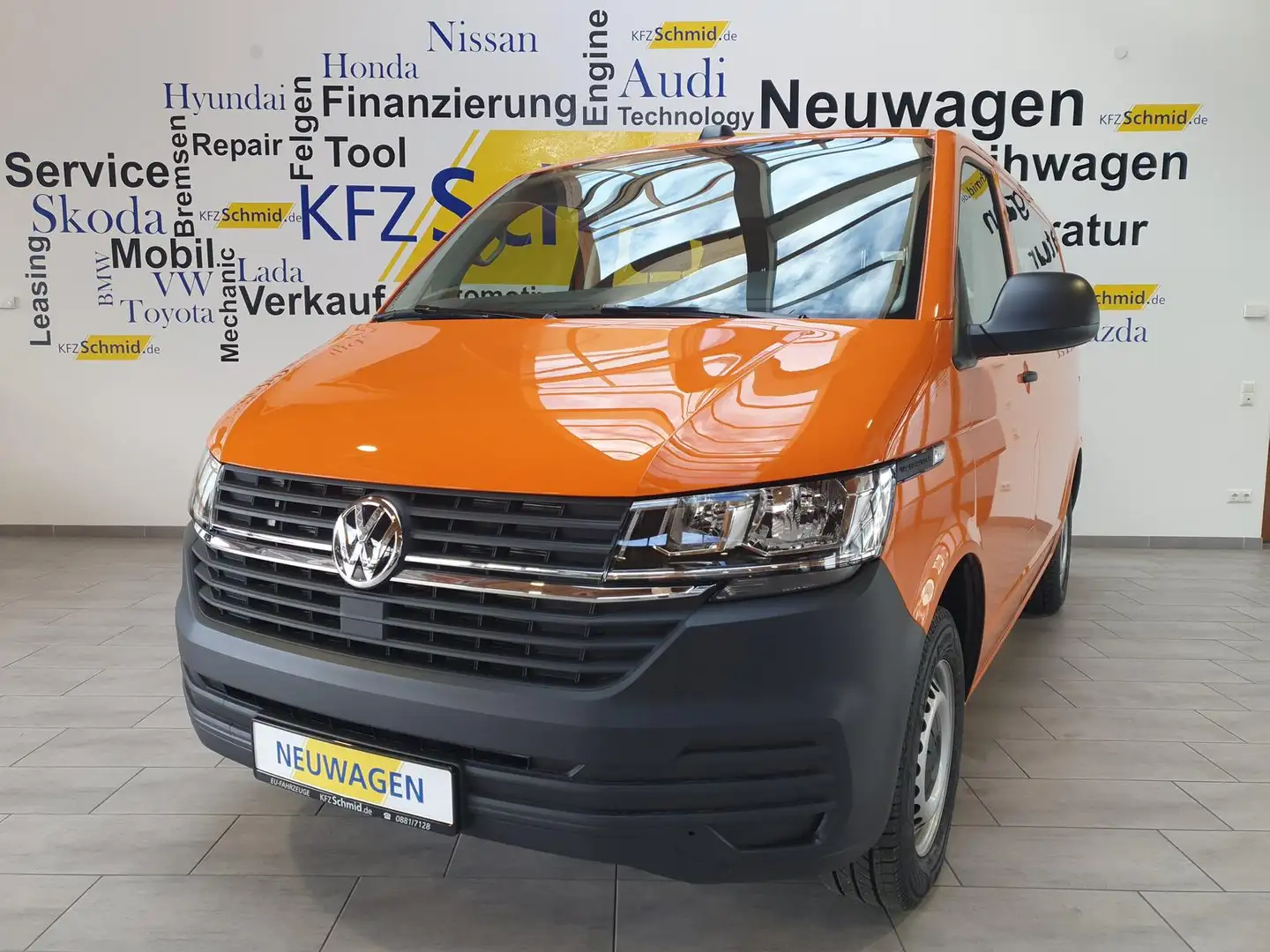 Volkswagen T6.1 Transporter 2.0 TDI Kombi * 9-Sitze * Oranje - 1
