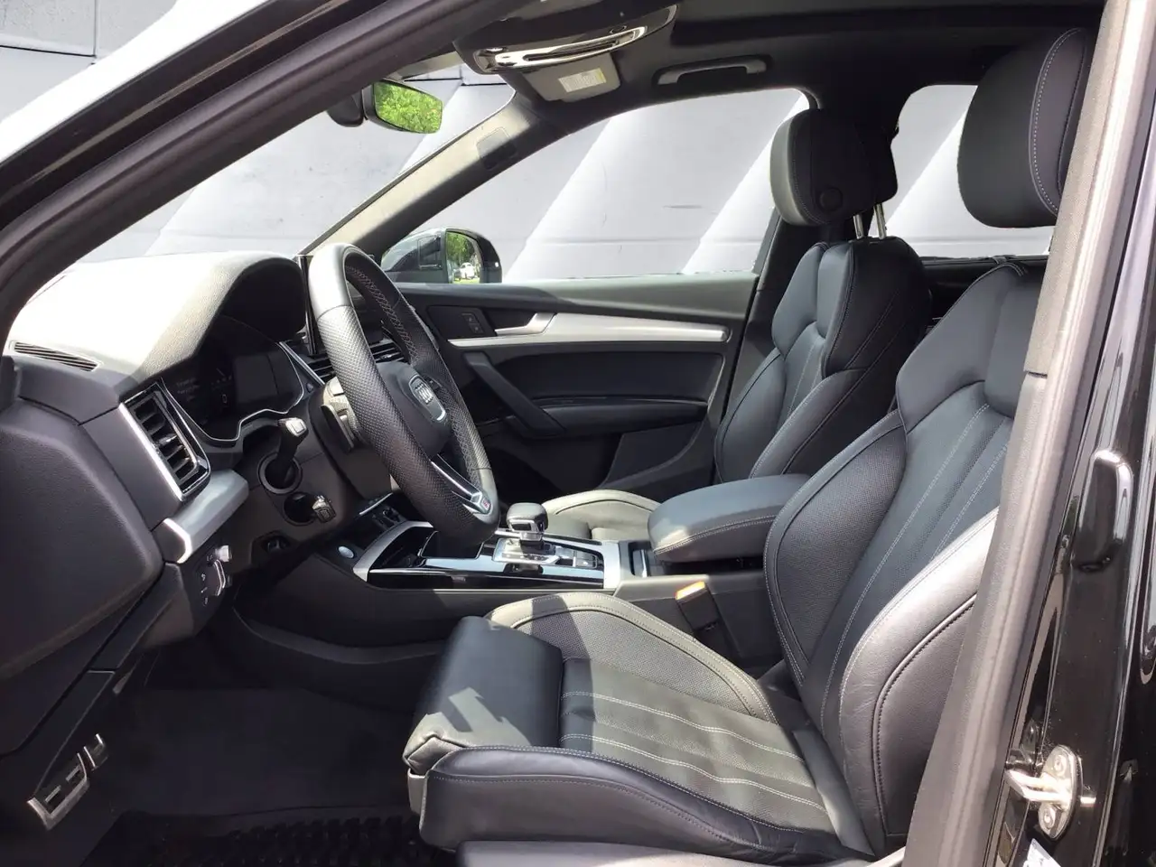 Audi Q5 снимка Audi Q5