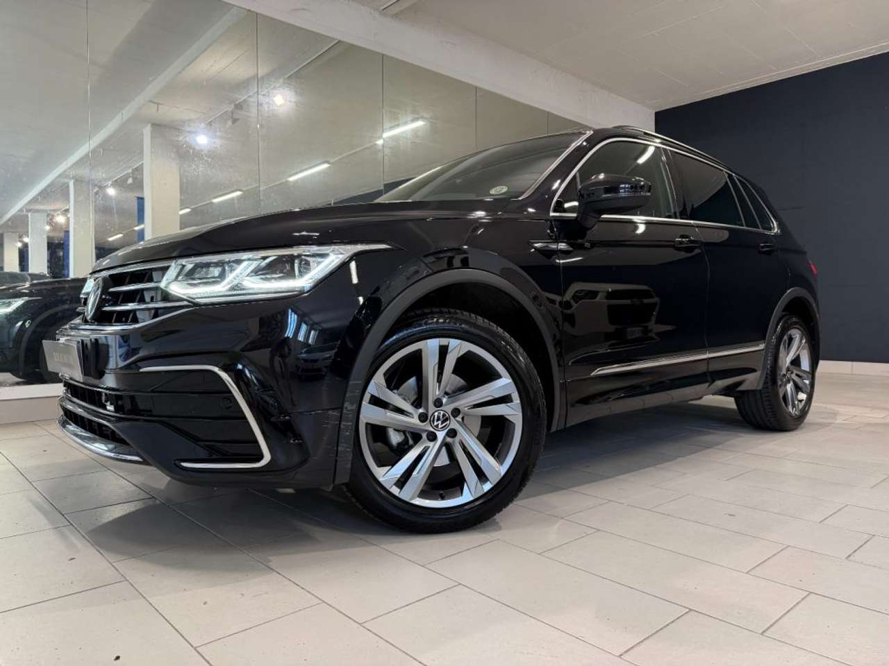 Volkswagen Tiguan 2.0 TDI 150 CV SCR DSG 4MOTION R-LINE !!!